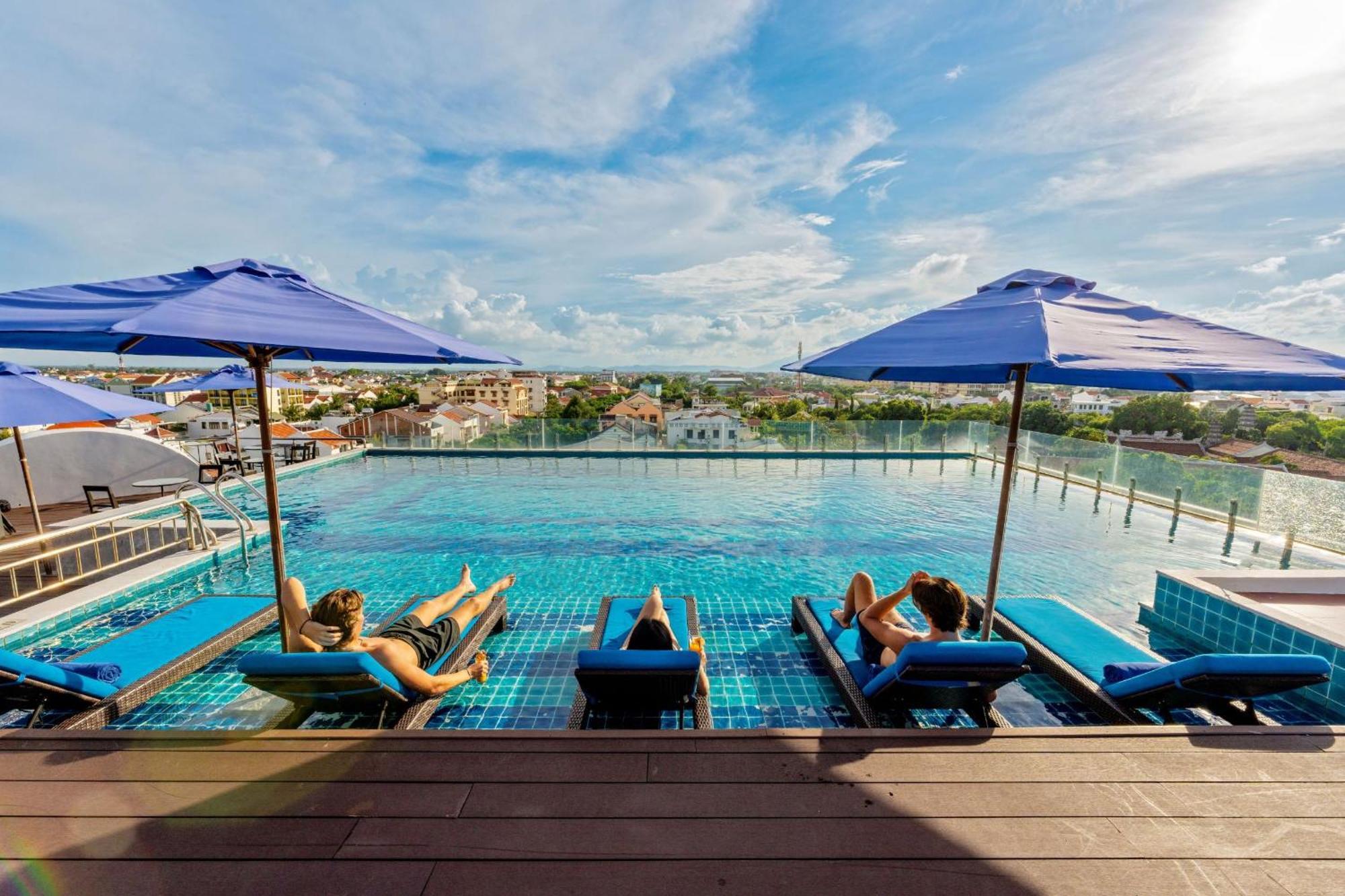 Qualia De - Rooftop Bar View