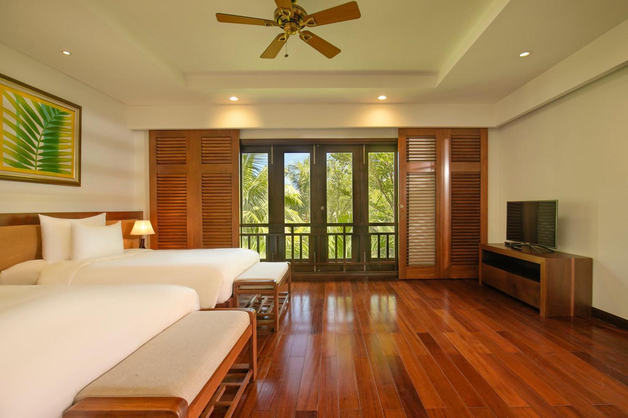 Purama Beachfront & Villa *