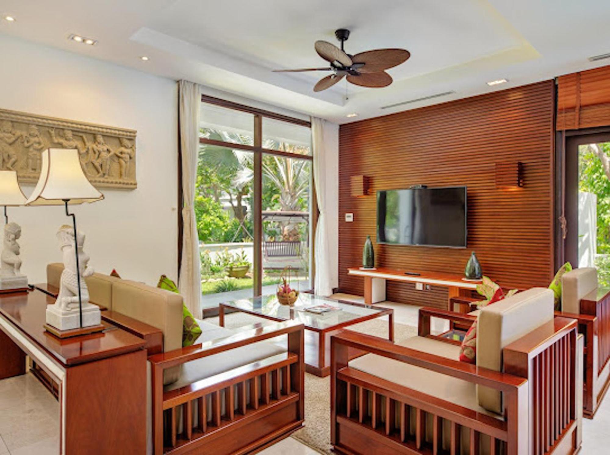 Purama Beachfront & Villa *