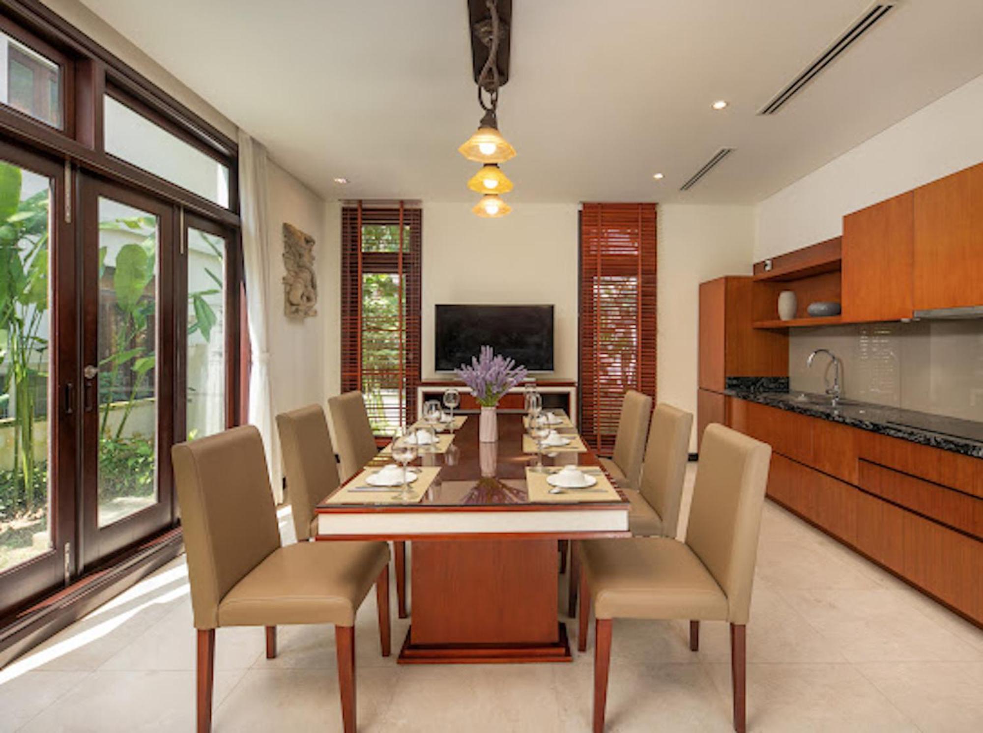 Villa Purama Beachfront & *