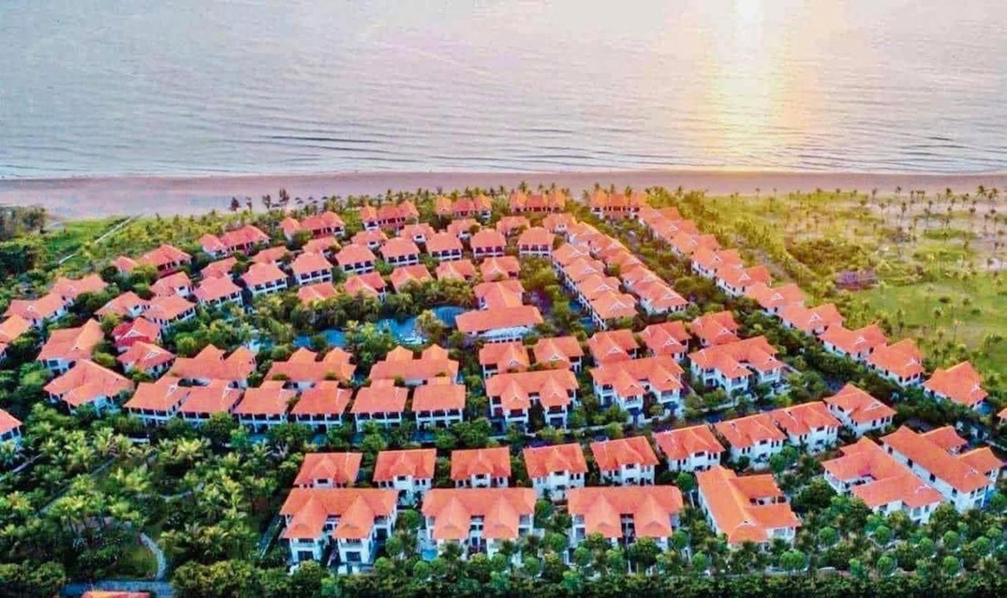 Purama Beachfront &