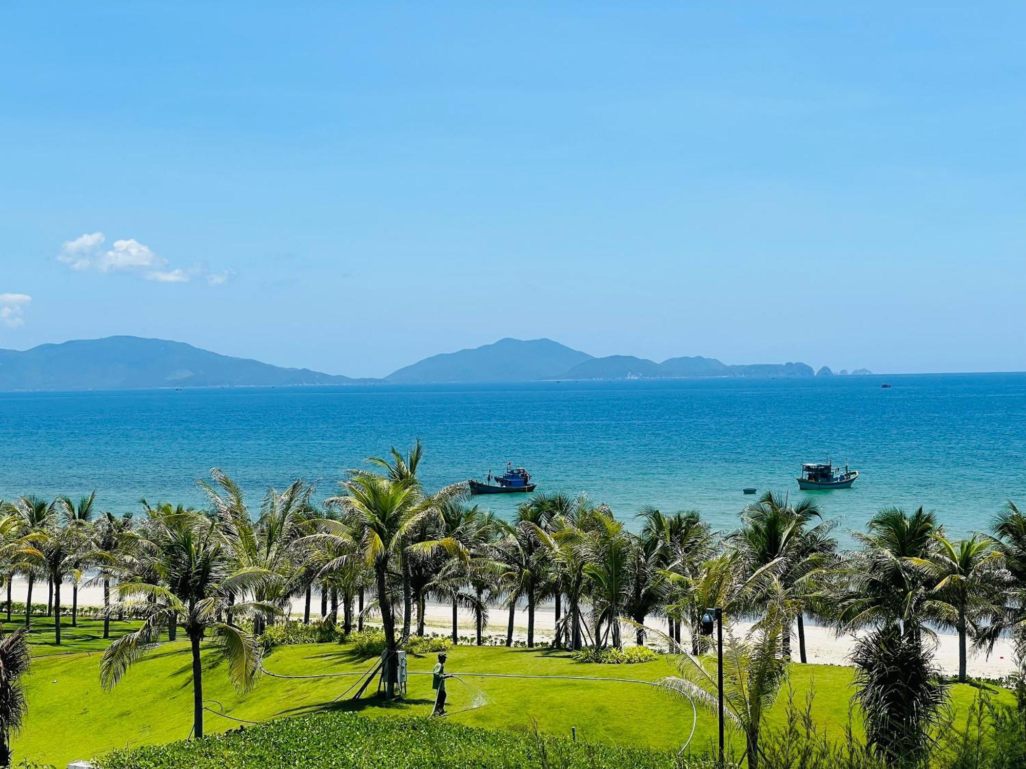 Resort Seascape In Long 5*