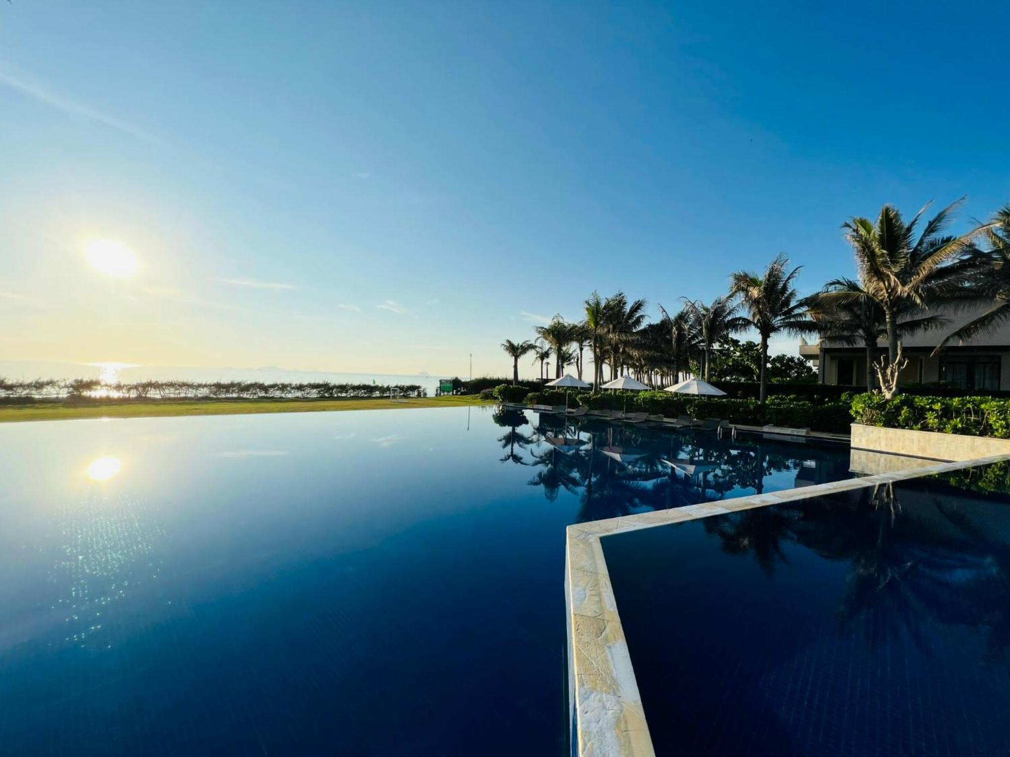 Resort Seascape In Long Cam Ranh