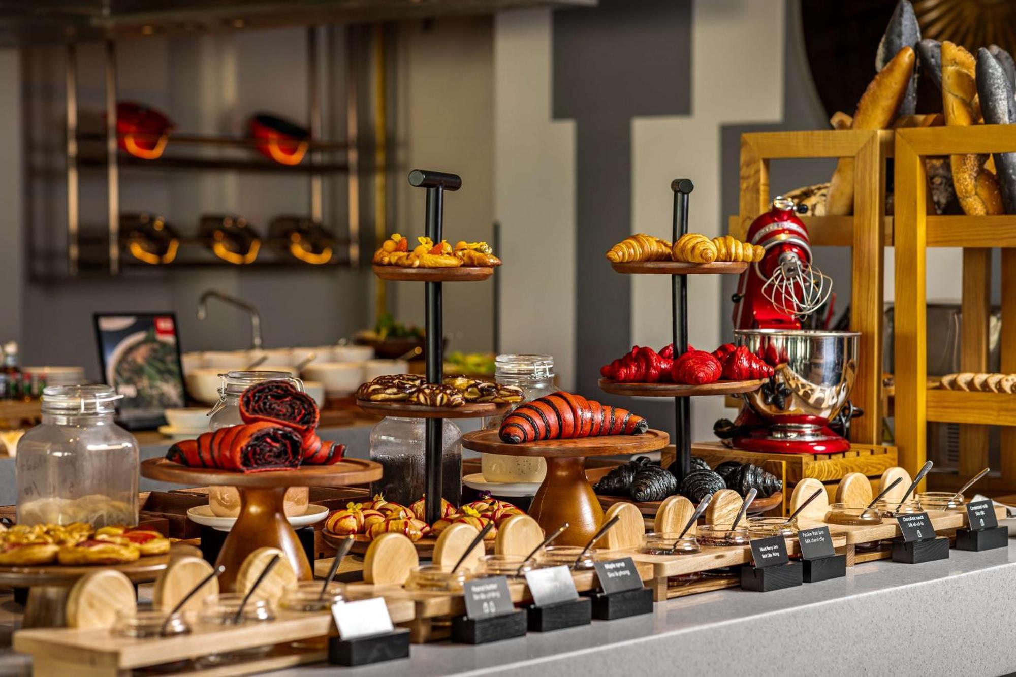 Radisson Red 5*