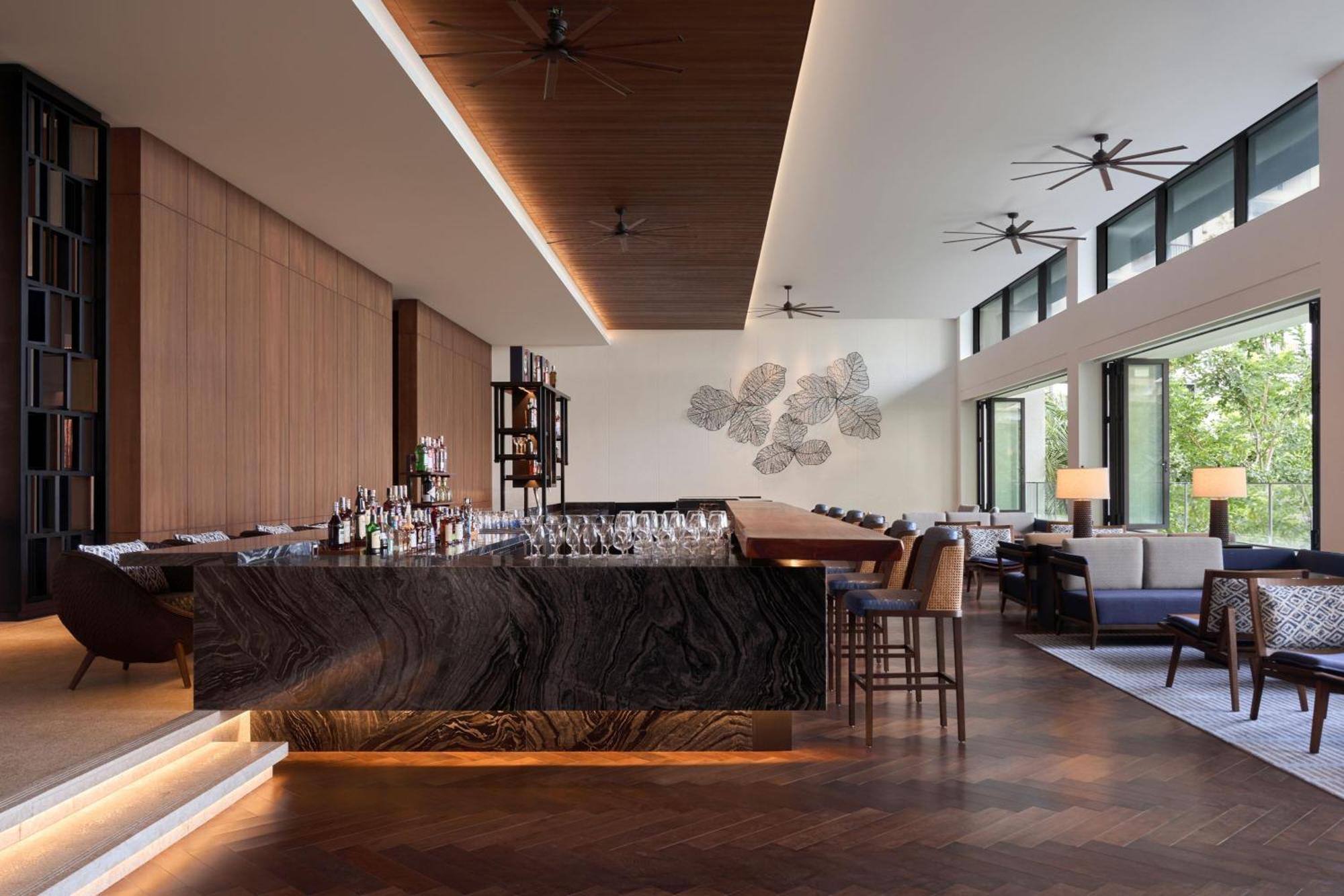 The Westin & Hotel 5*