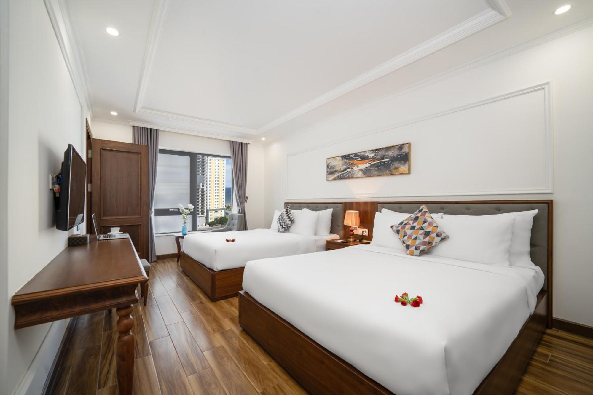 The Sail - My Khe Hotel