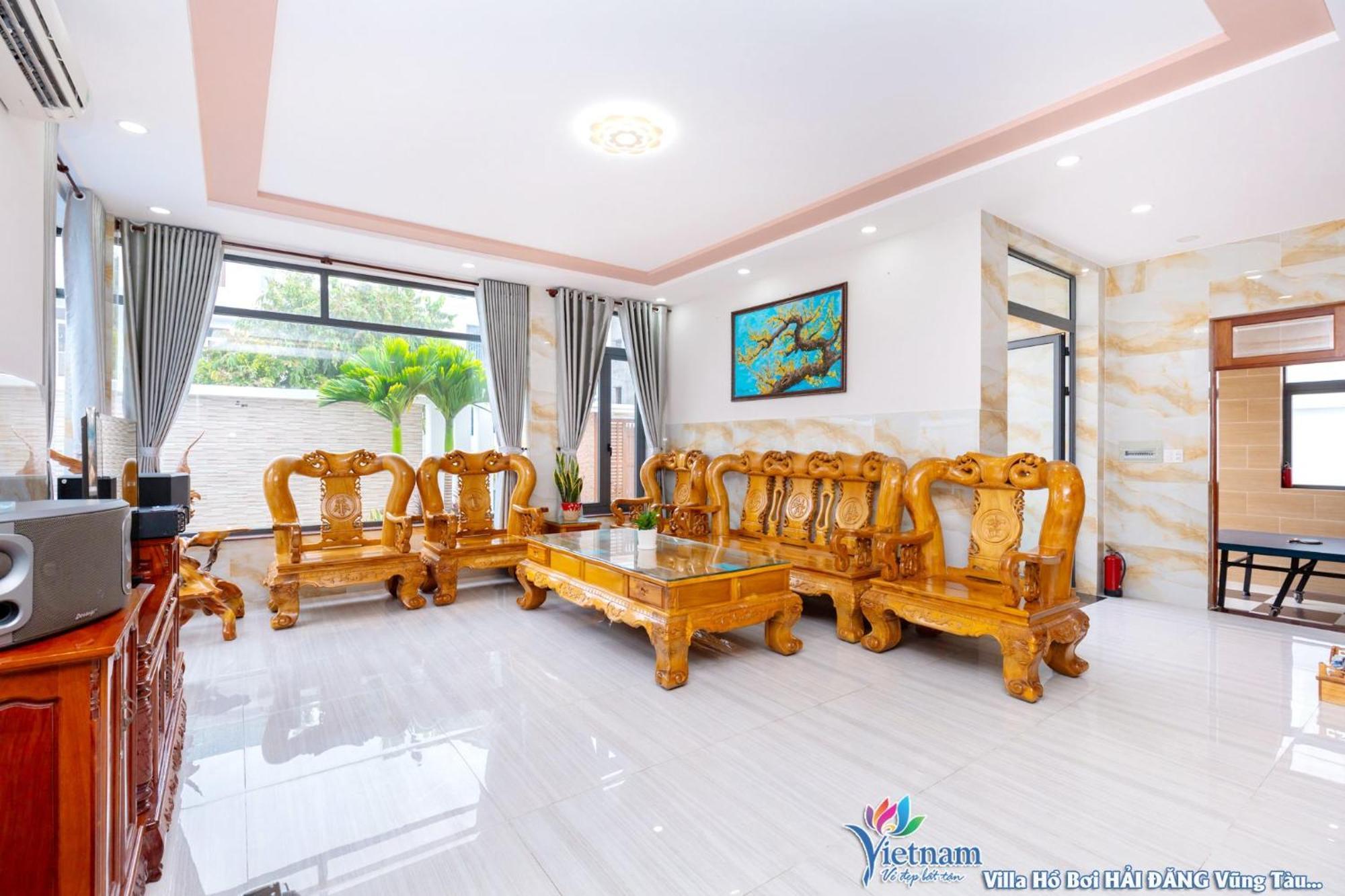Duc Hoang Bida Va Phong Karaoke Rieng Thoai Mai * Vung Tau