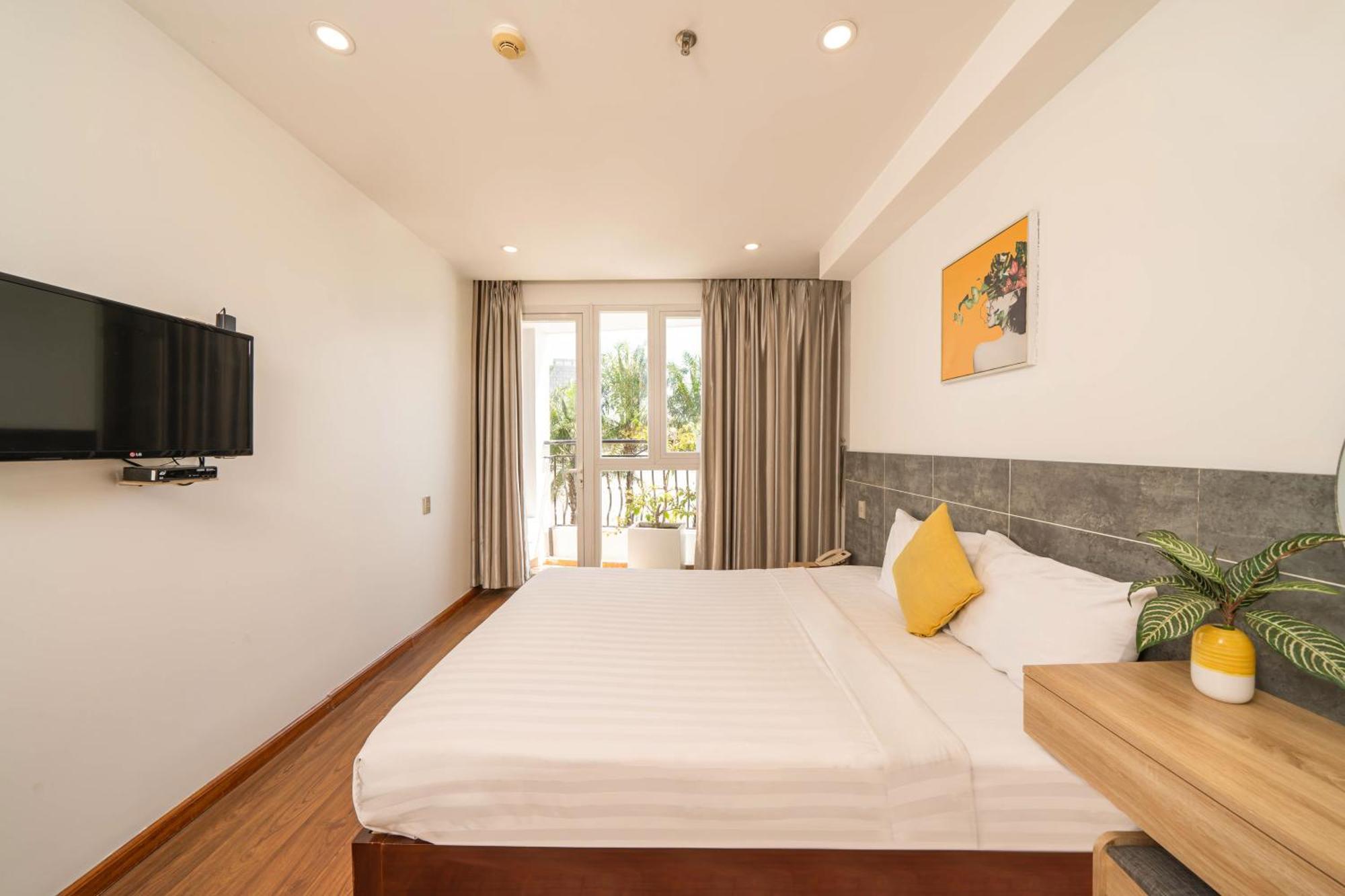 Happy Day Riverside & By Haviland Hotel 3*