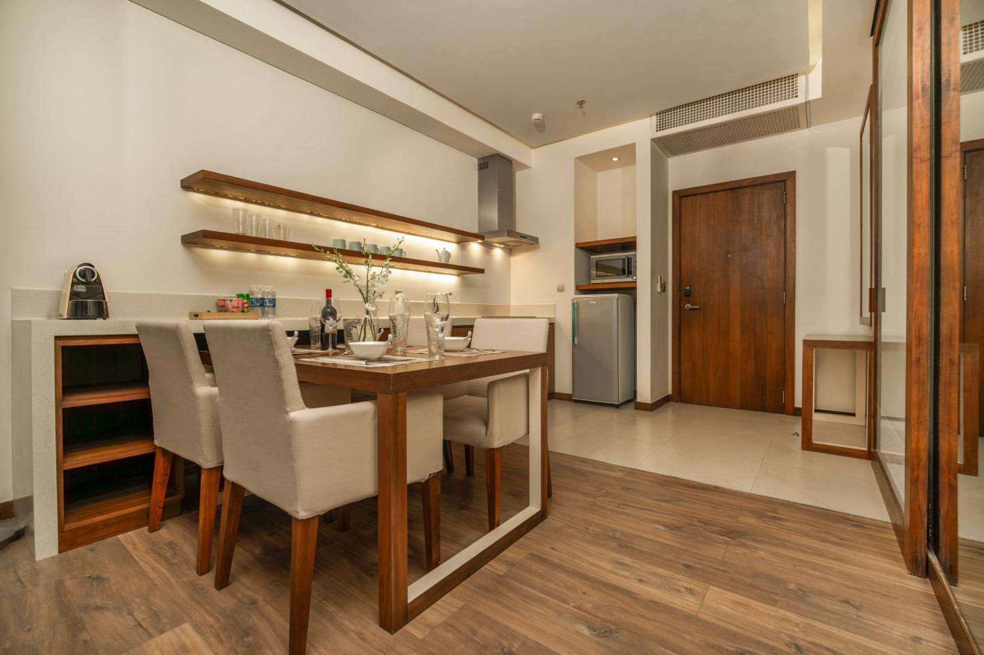 Căn hộ 2 Bed By Ala Carte Da Nang-my Khe Beach,balcony Sea View,rooftop Pool, Pickup Airport *
