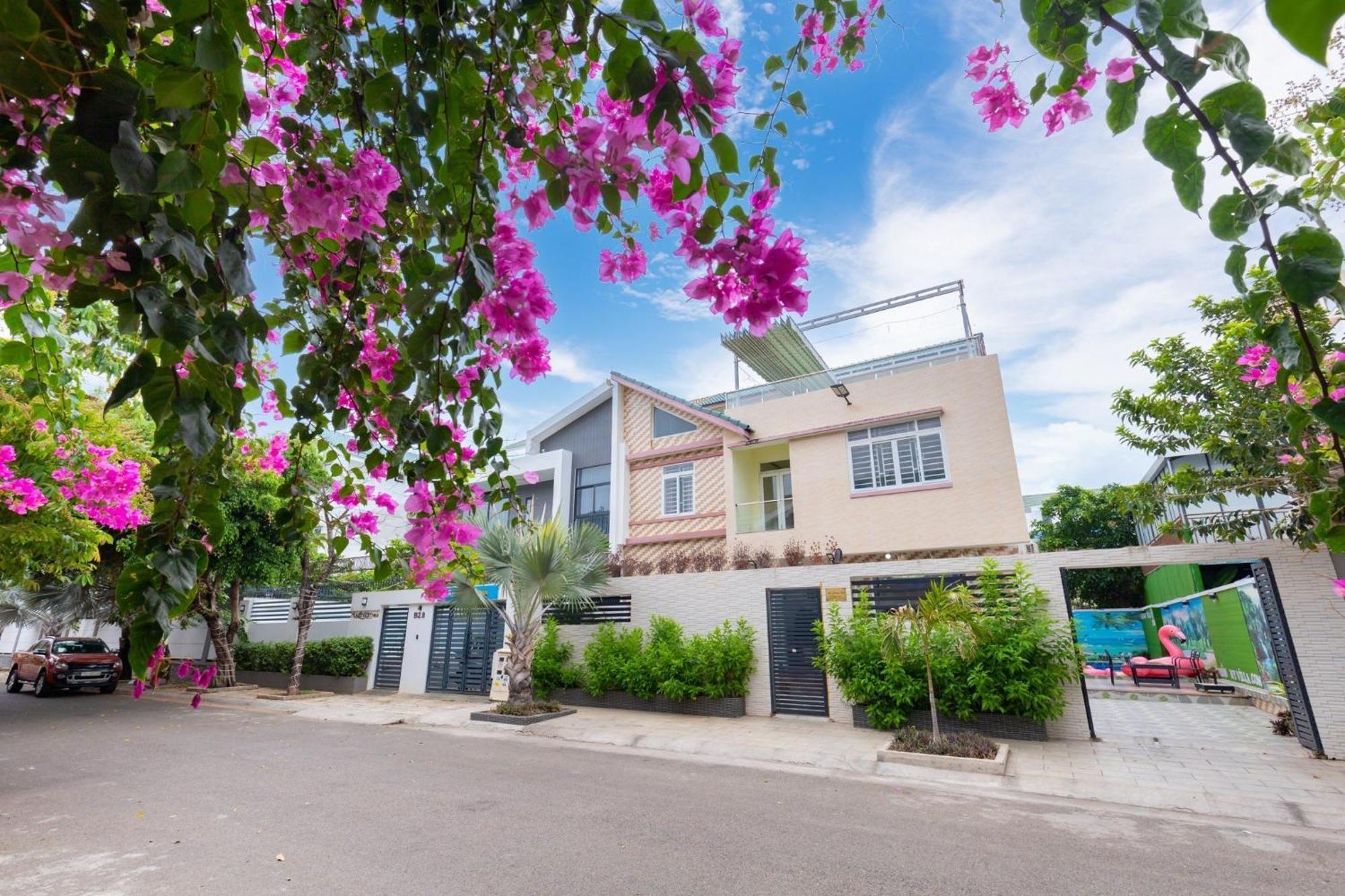 Villa B2-9 Long Cung - 8 Phong Ngu Villa