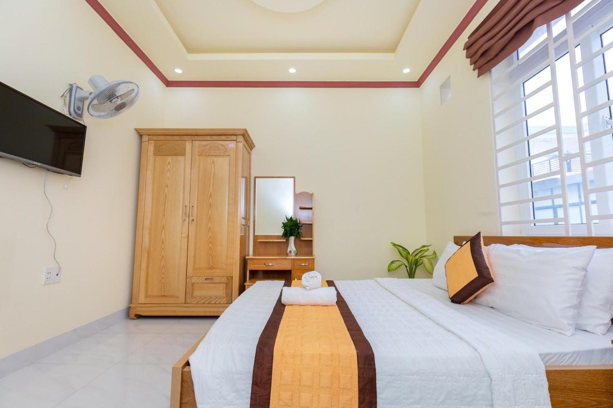 Villa B2-9 Long Cung - 8 Phong Ngu Villa *