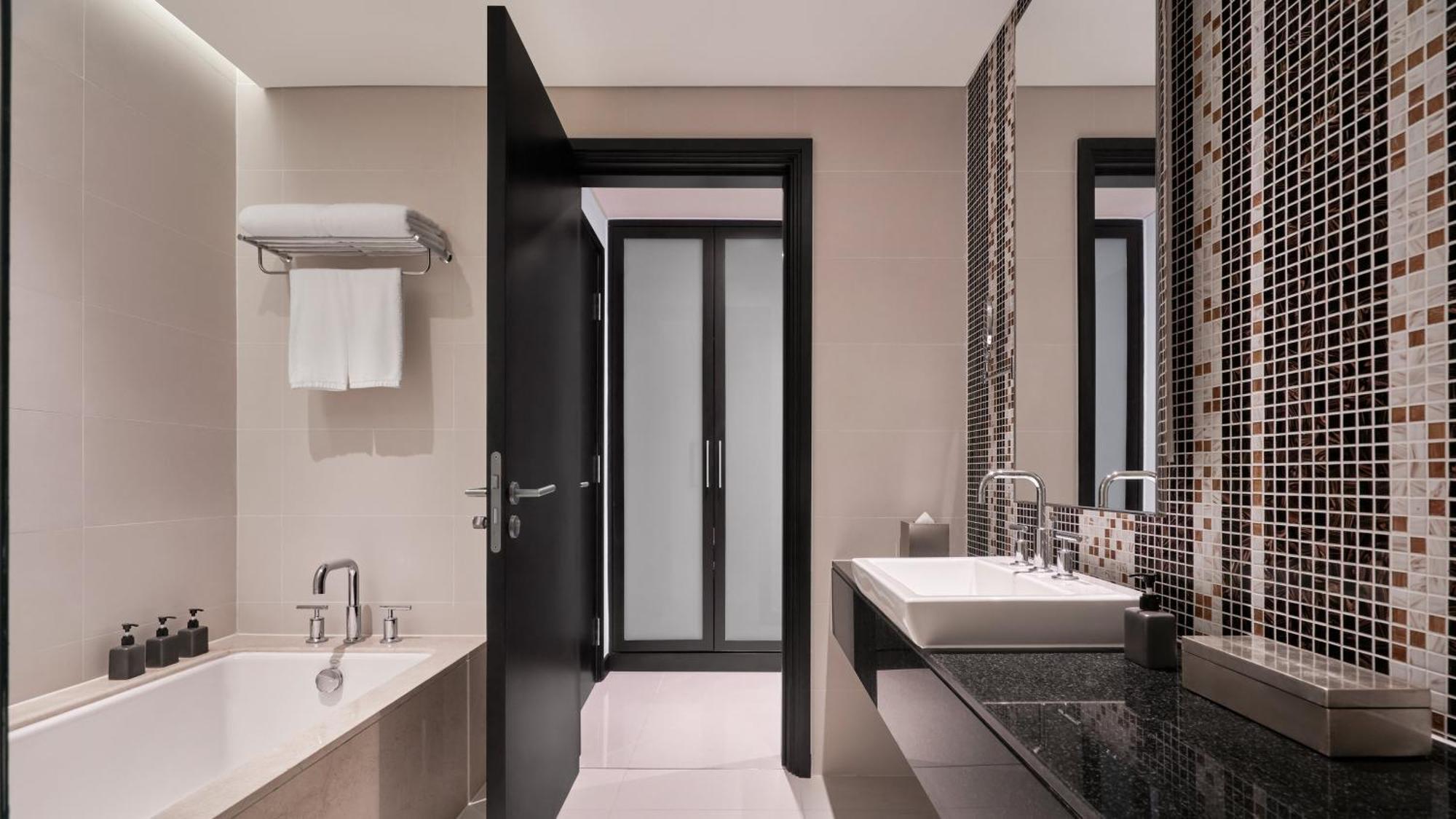 Hotel Intercontinental Residences By Ihg Nha Trang