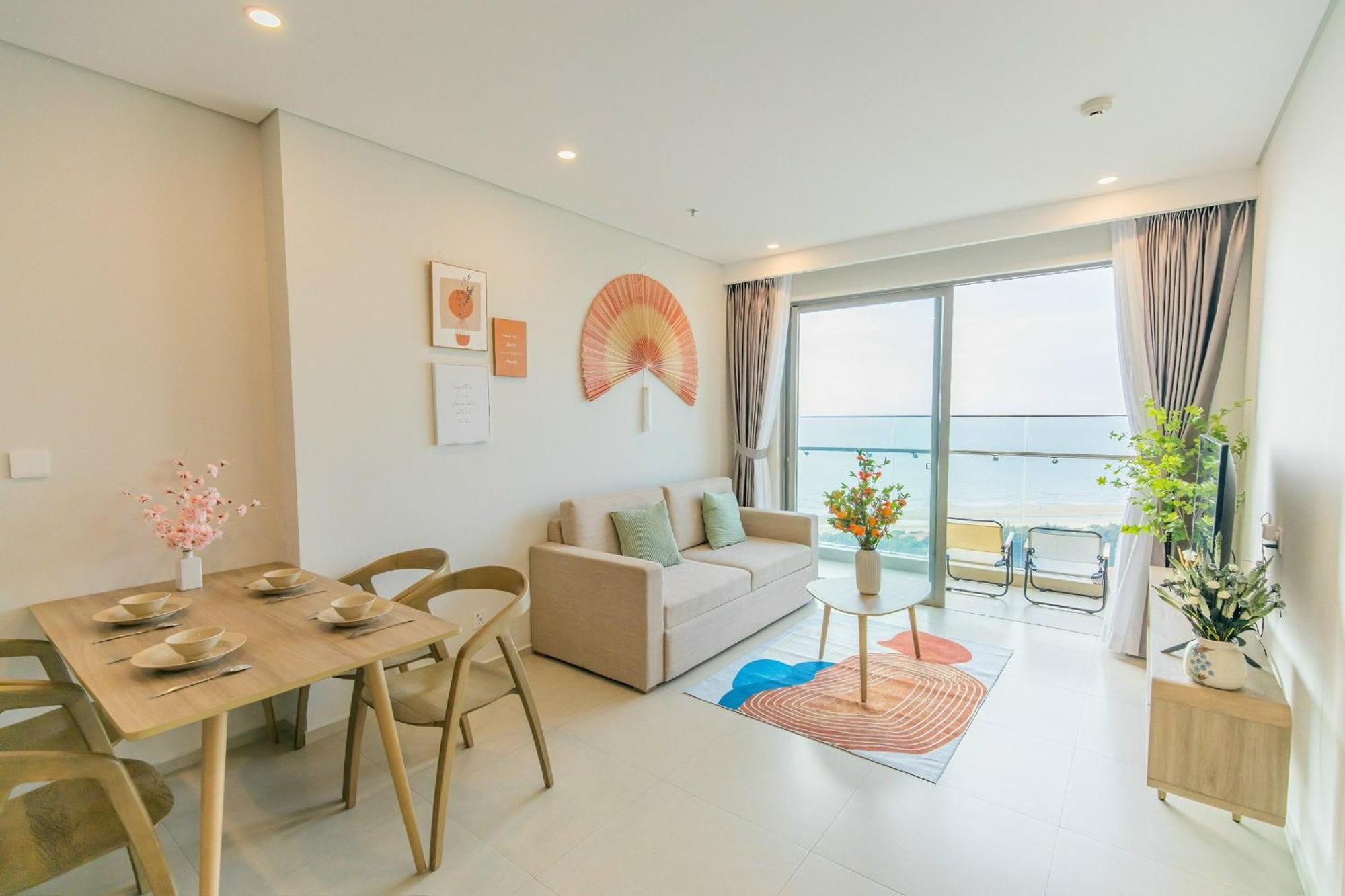 The Song 5 Stars - Ho Du Lich 5 Sao Canh Bien - Dumin's Apartment