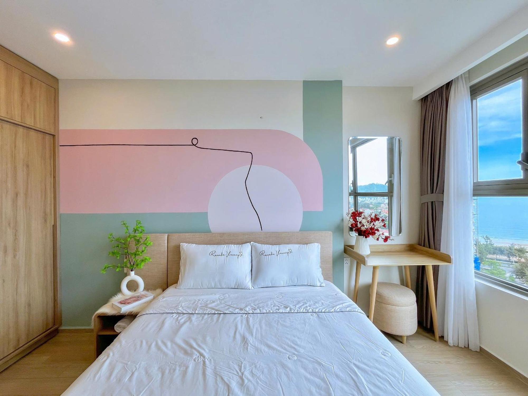 Apartment Thuy' - The Song