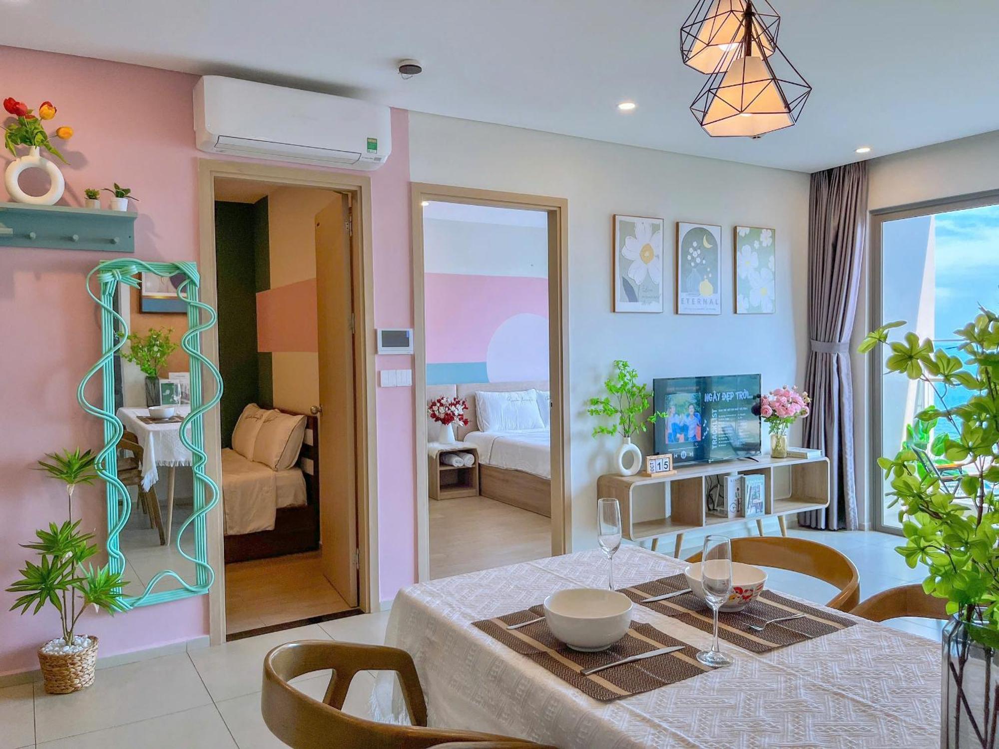 Apartment Thuy' - The Song *