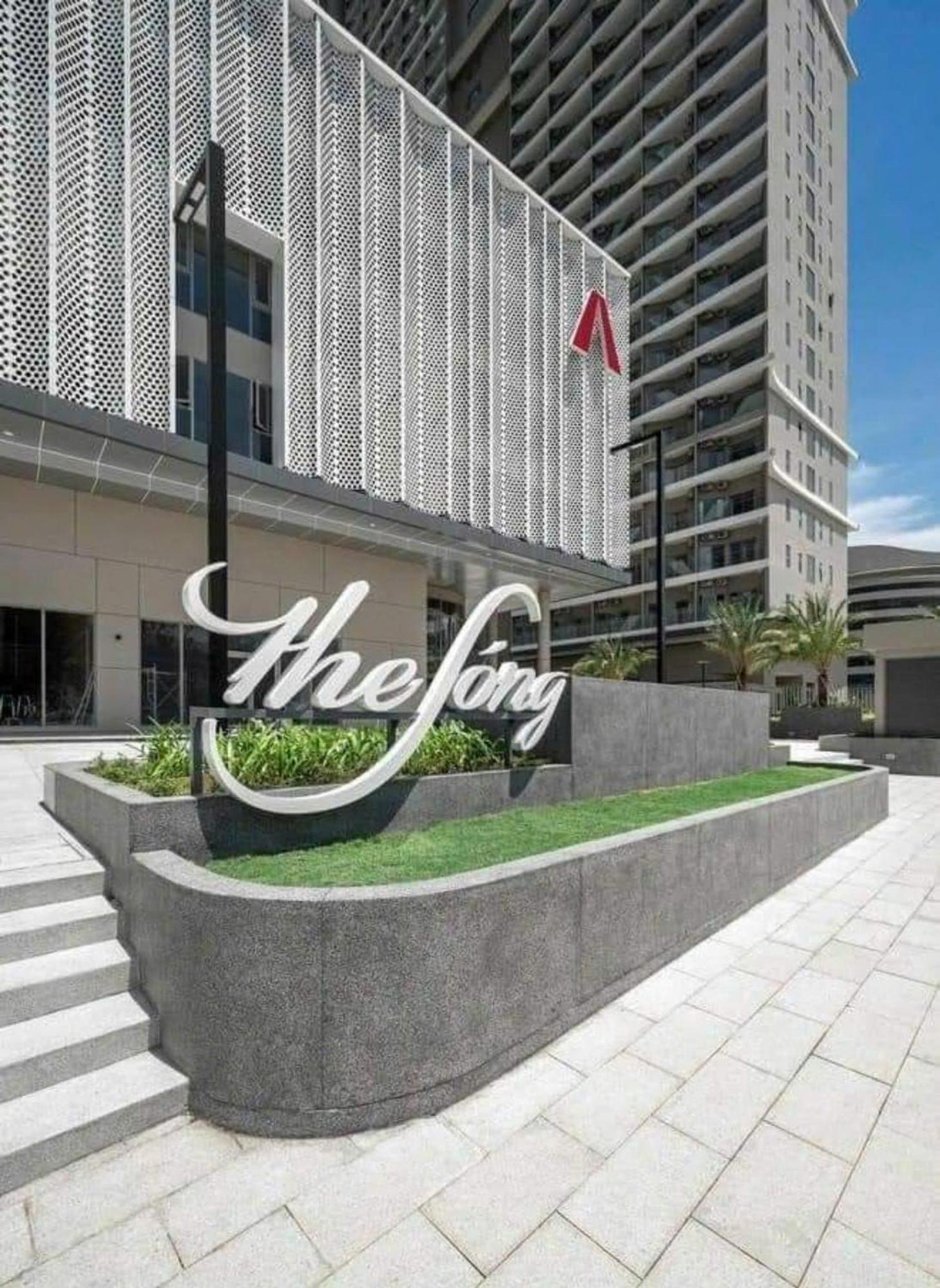 Apartment Thuy' - The Song *