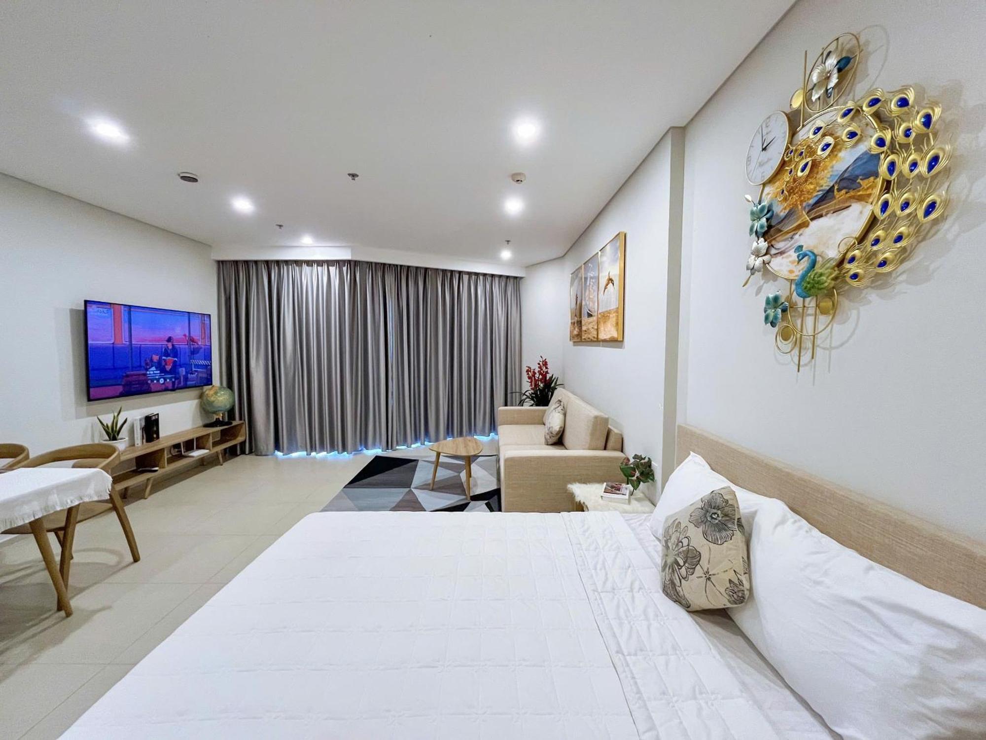 Apartment Thuy' - The Song *