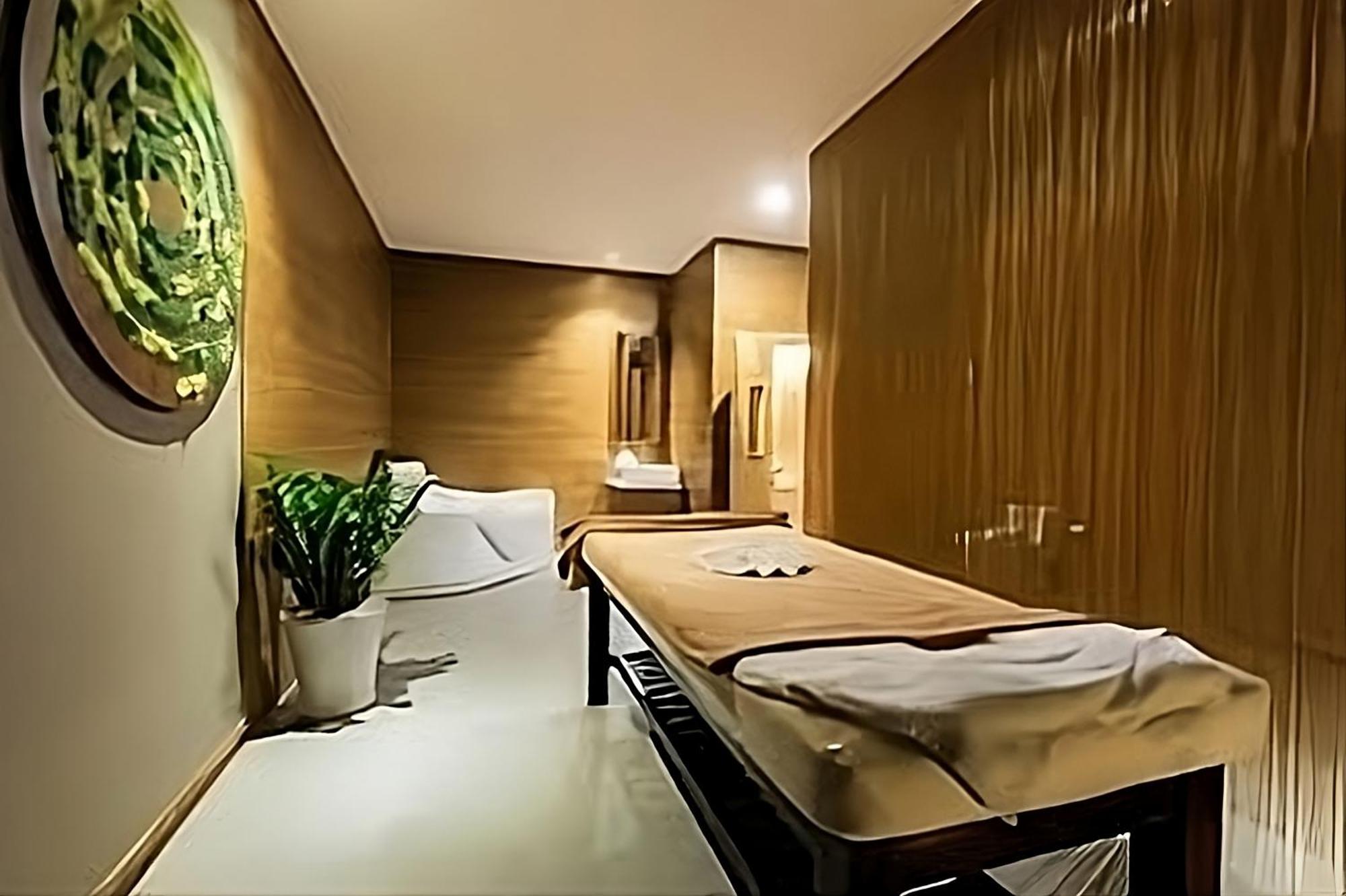 Maro & Hotel 4*