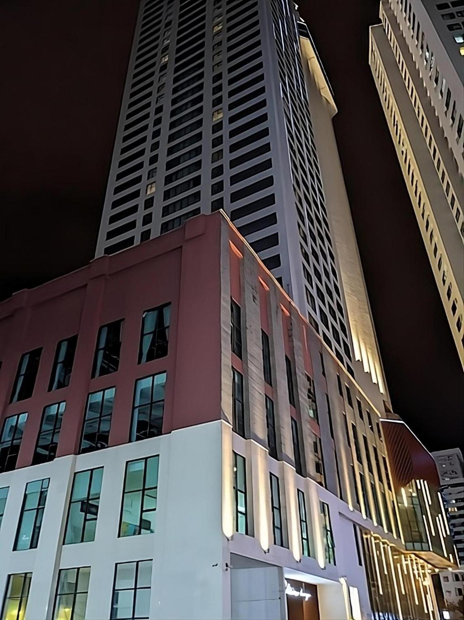 Maro & Hotel