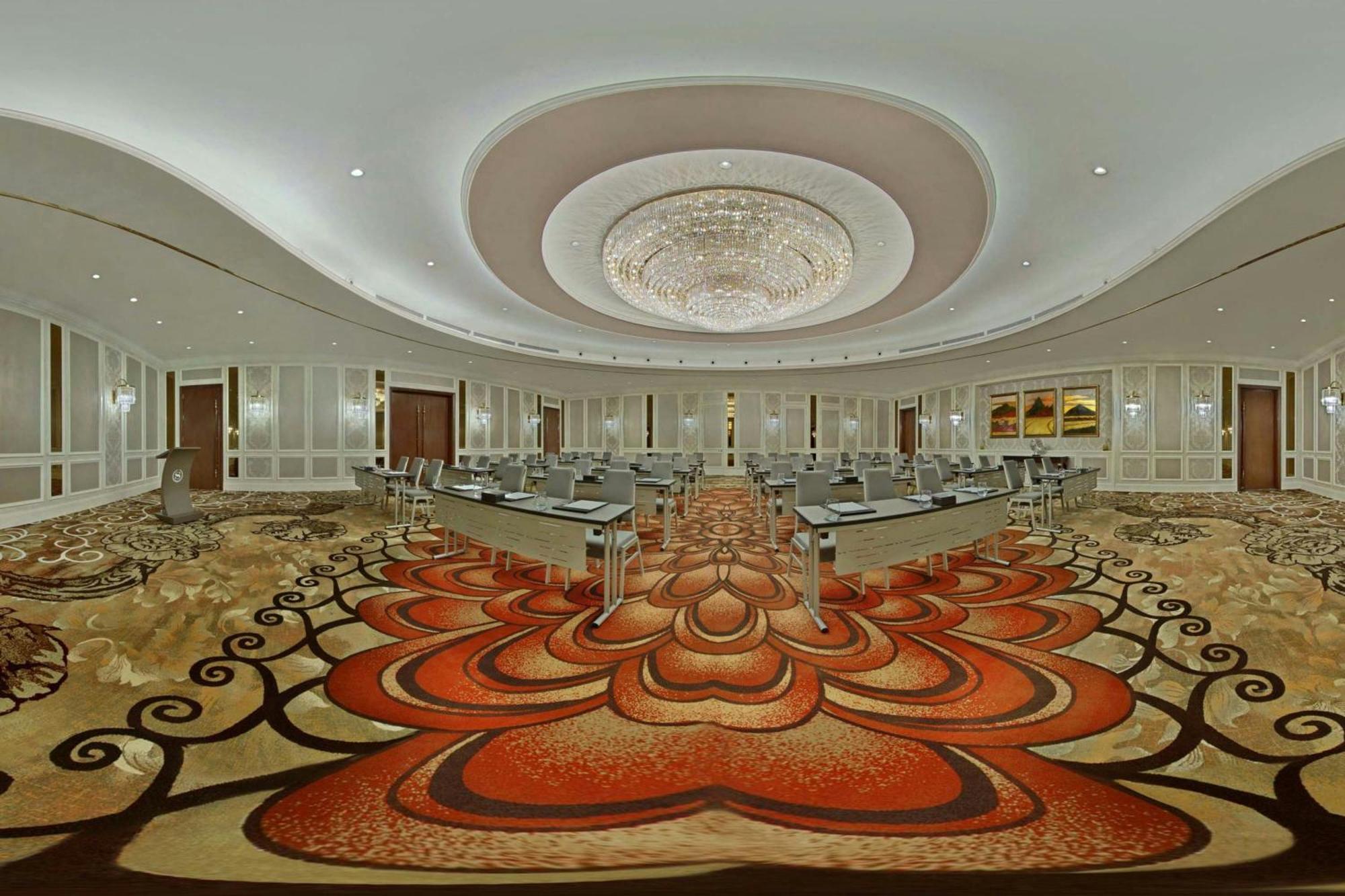 Sheraton Grand & Convention Center