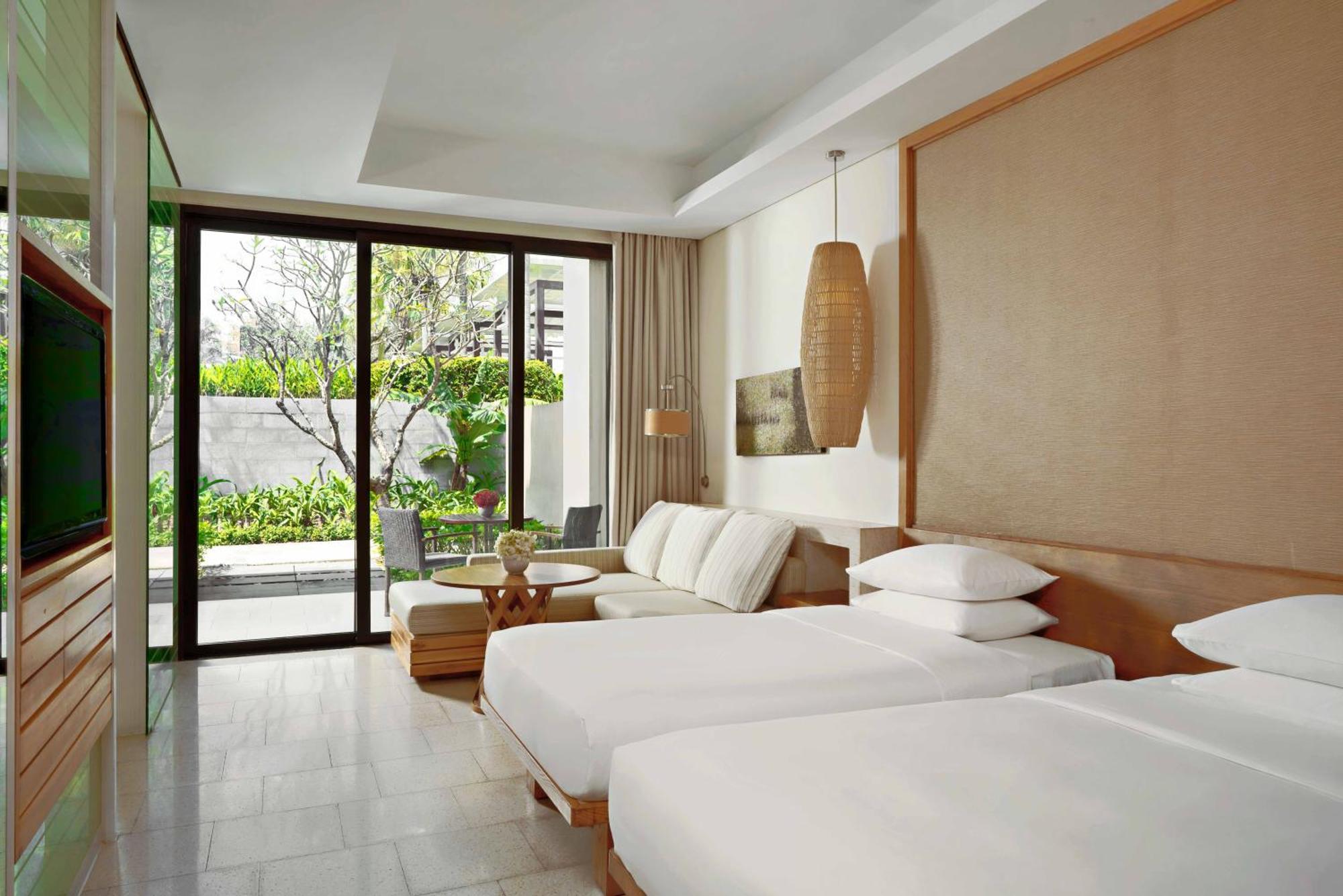 Resort Hyatt Regency And 5*