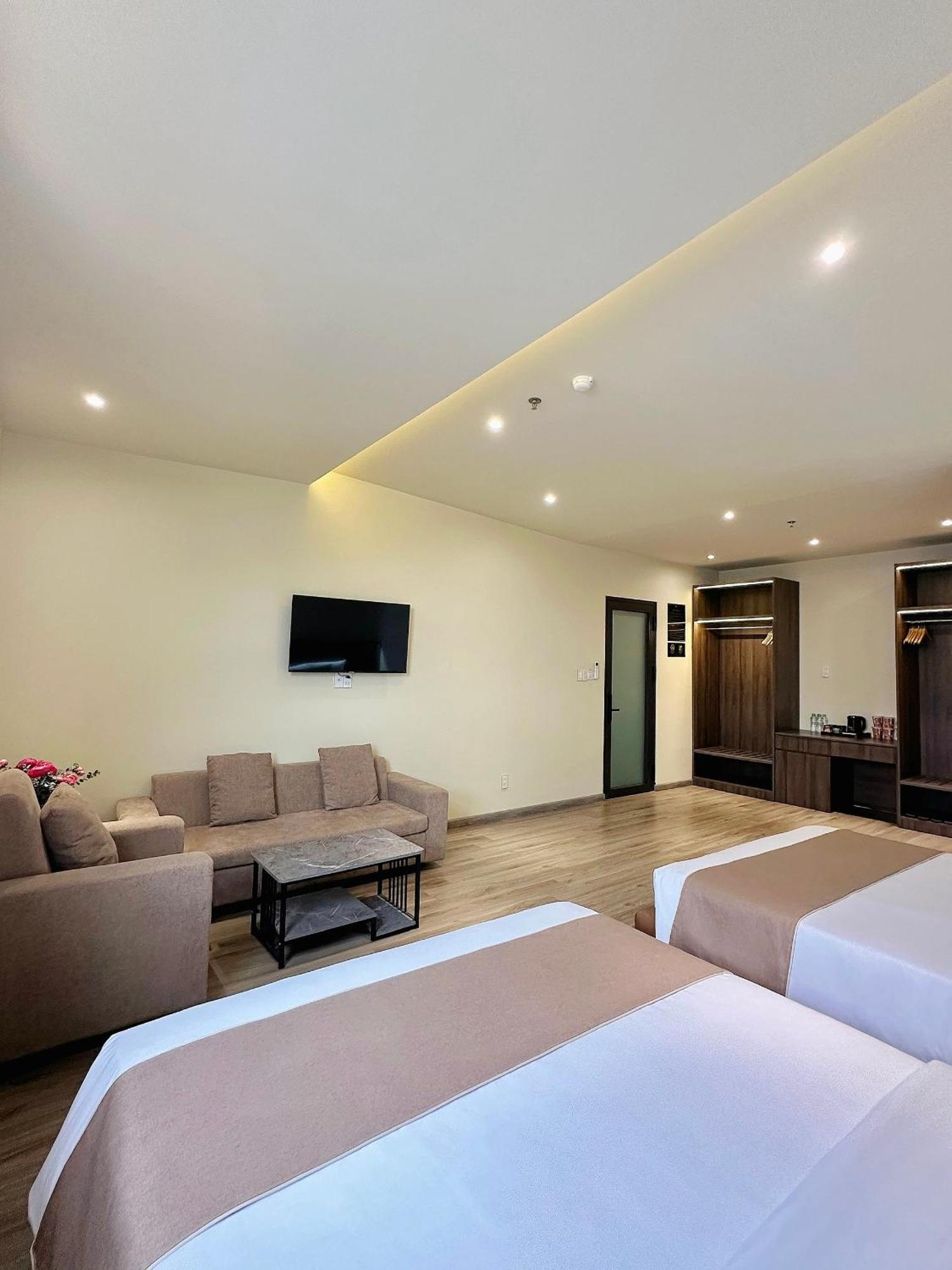 Long 1 Hotel 2*