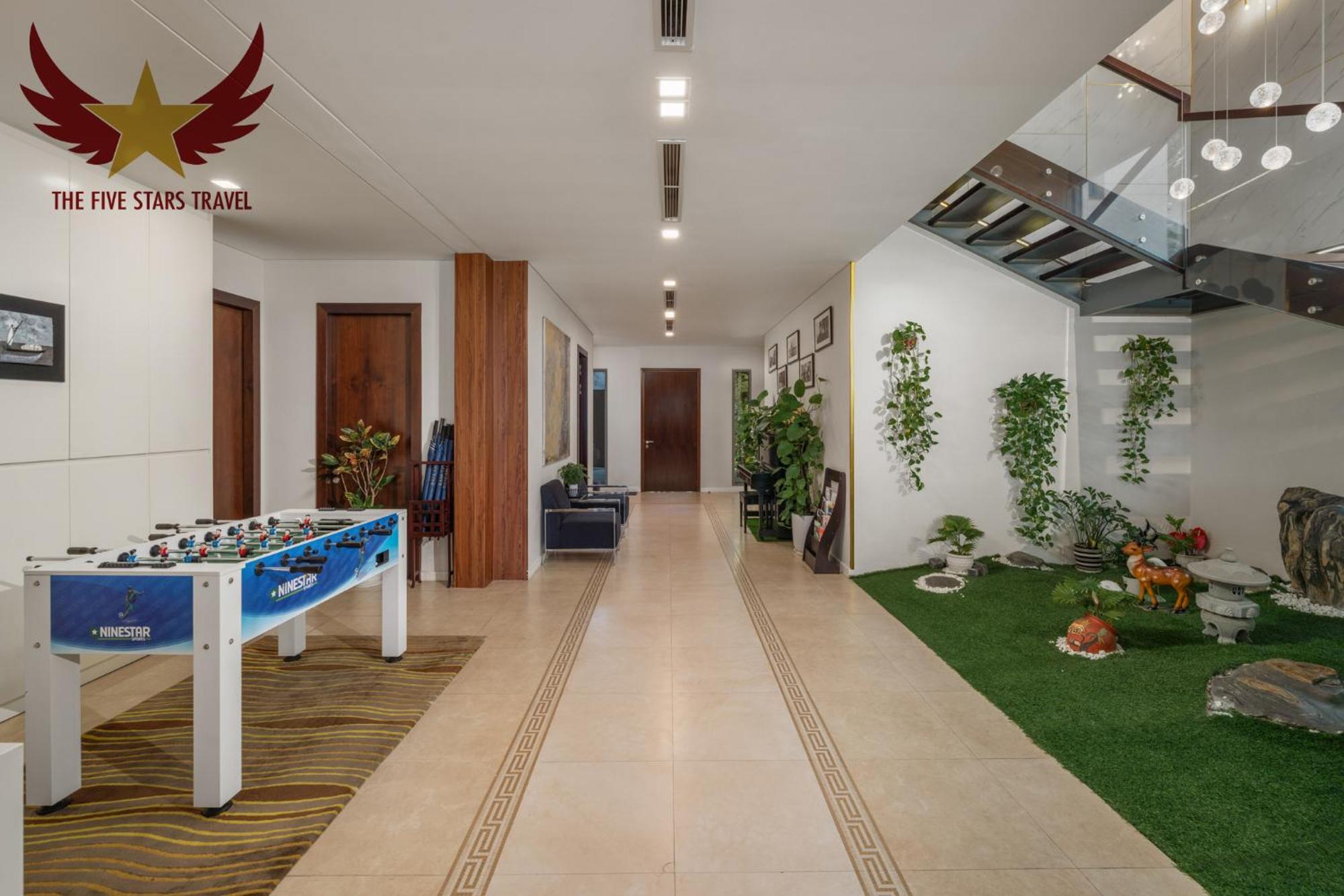Villa The Five 8 Bedrooms Beachfront - K3