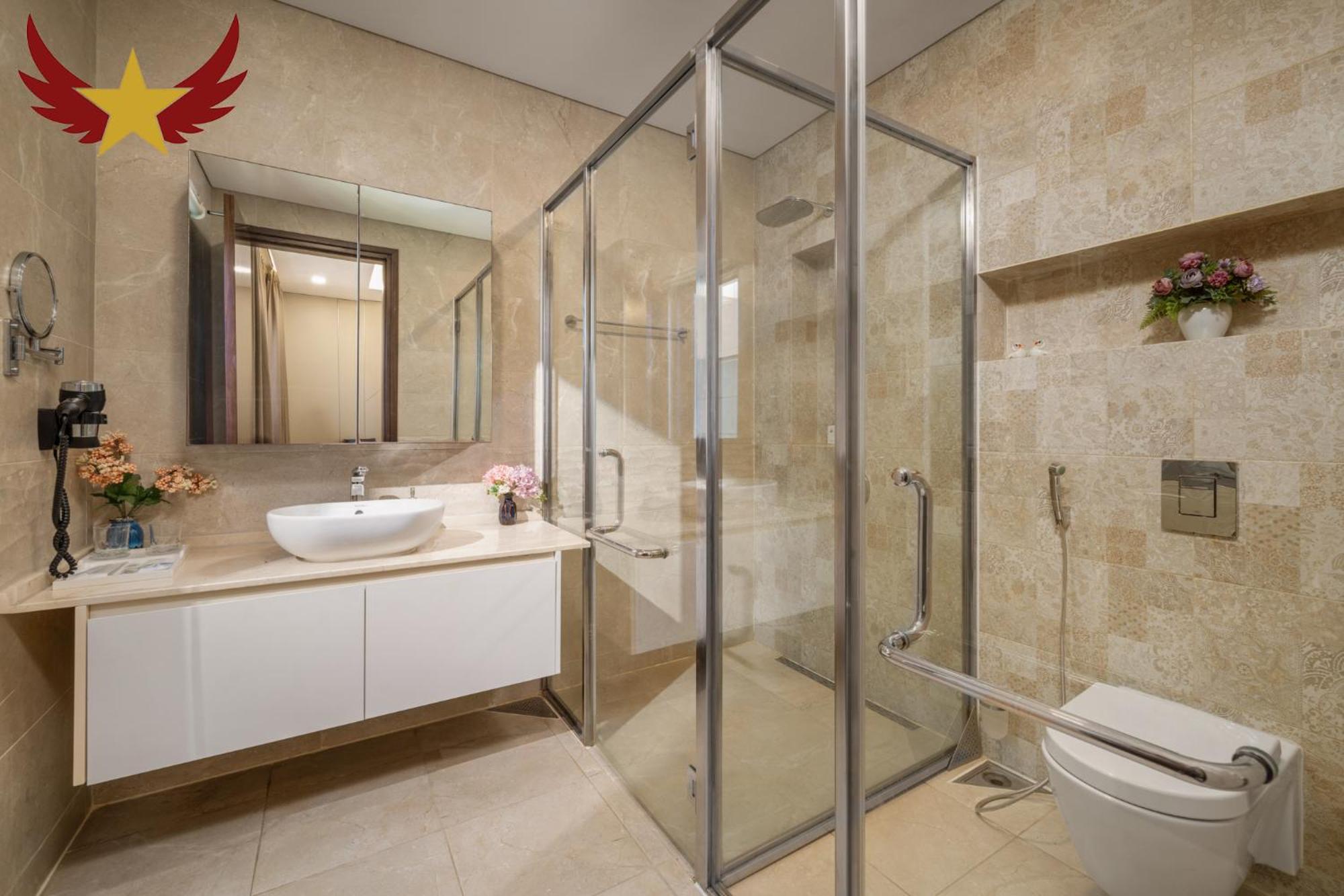 The Five 8 Bedrooms Beachfront - K3 *