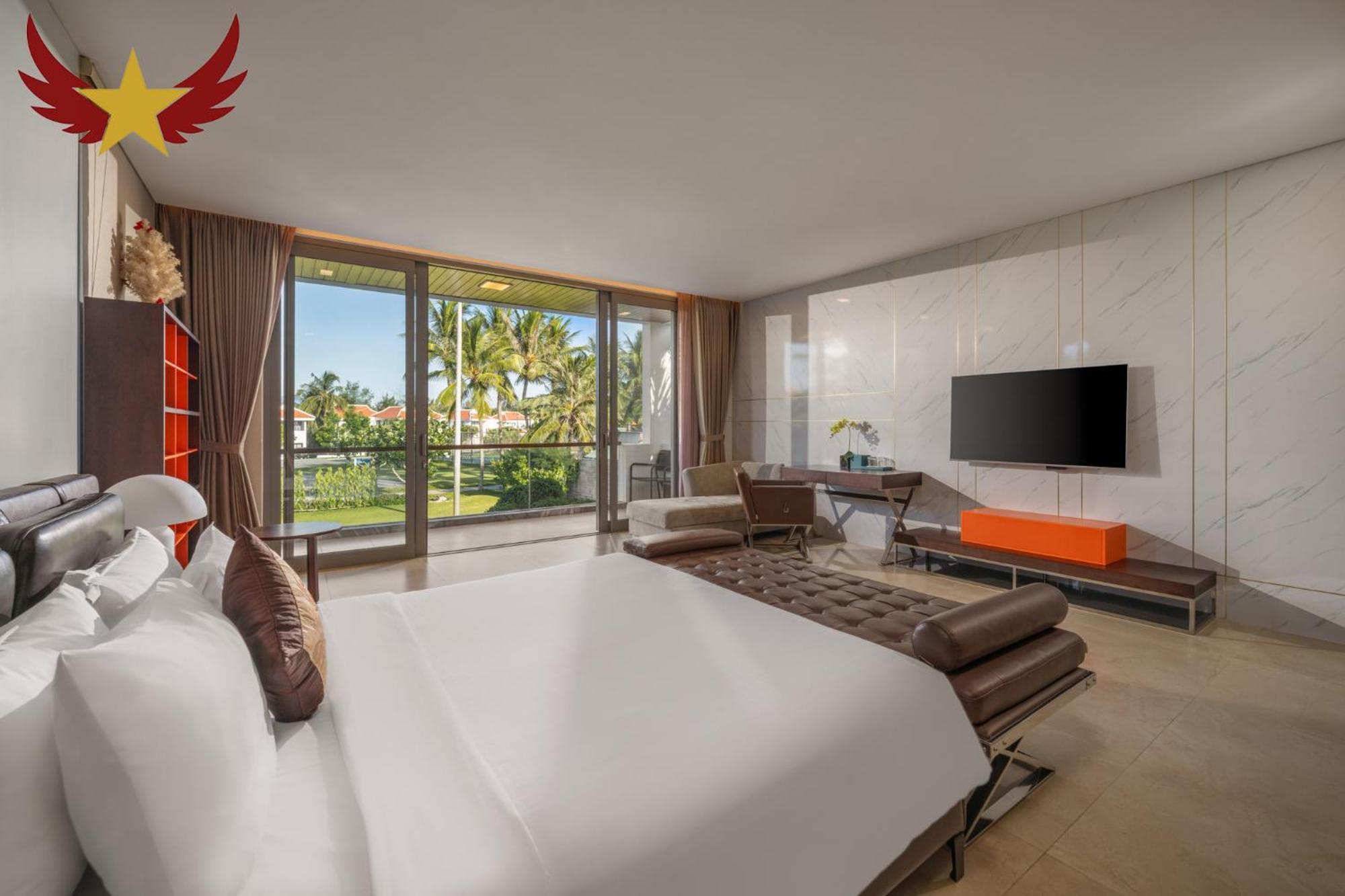The Five 8 Bedrooms Beachfront - K3