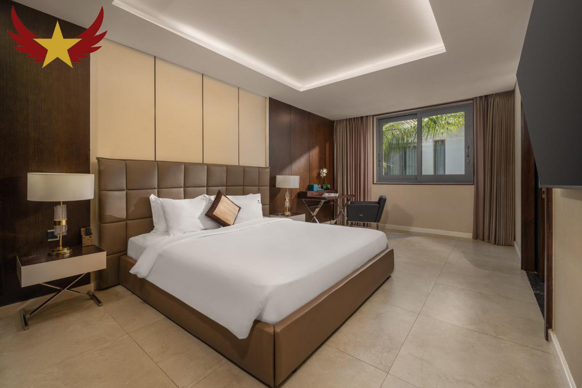 Villa The Five 8 Bedrooms Beachfront - K3