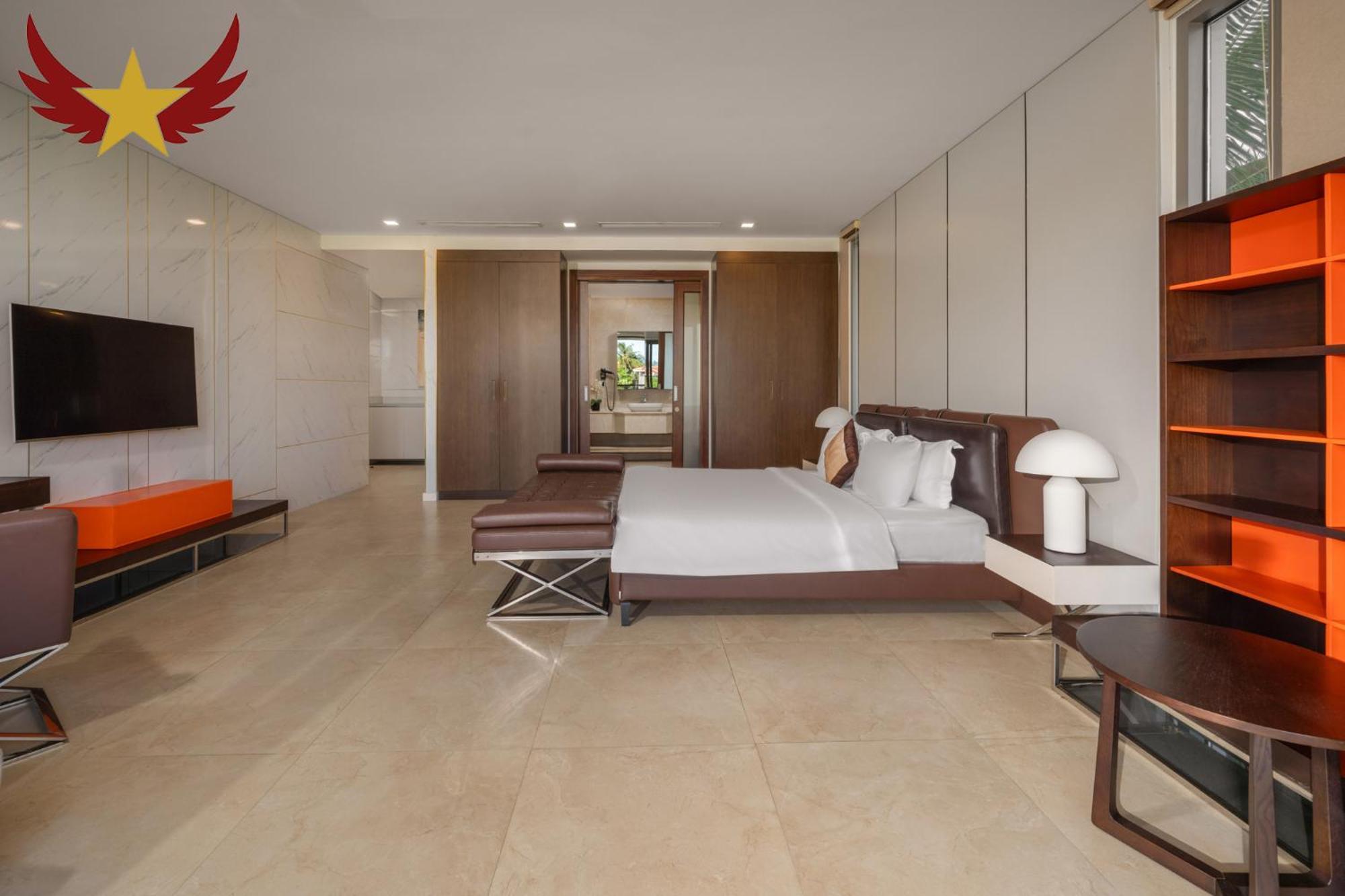 The Five 8 Bedrooms Beachfront - K3 * Da Nang