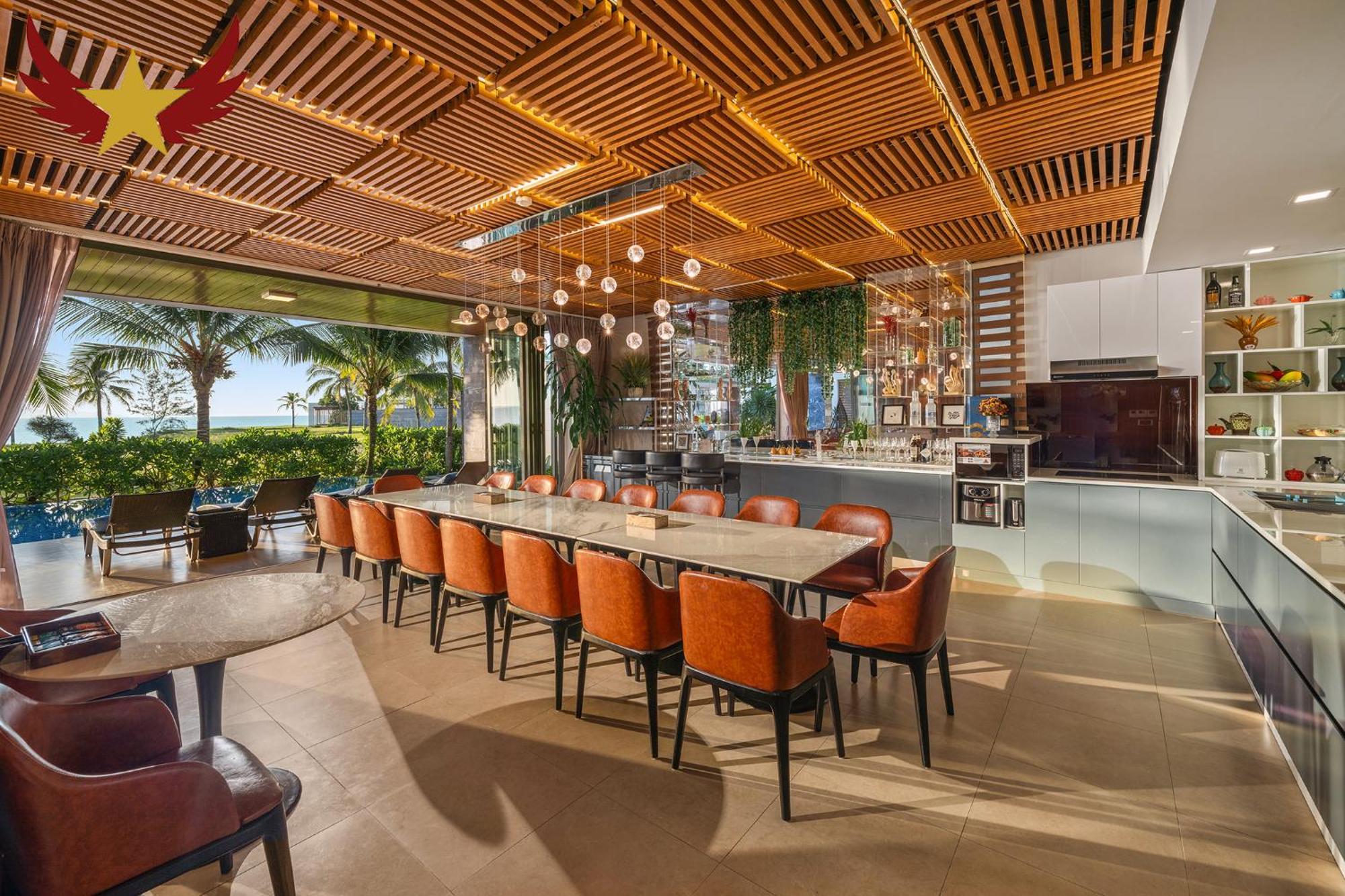 The Five 8 Bedrooms Beachfront - K3 *