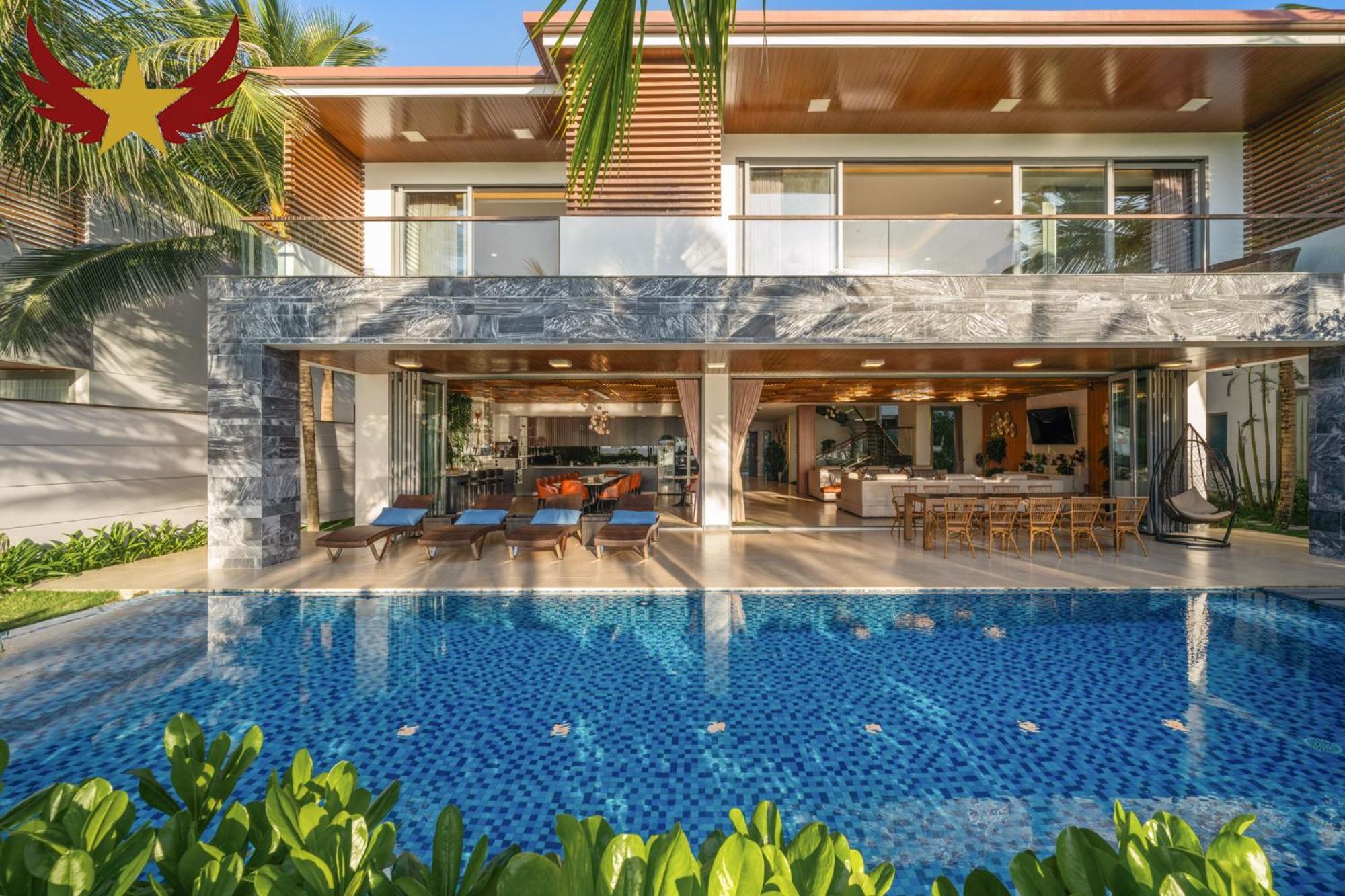 The Five 8 Bedrooms Beachfront - K3
