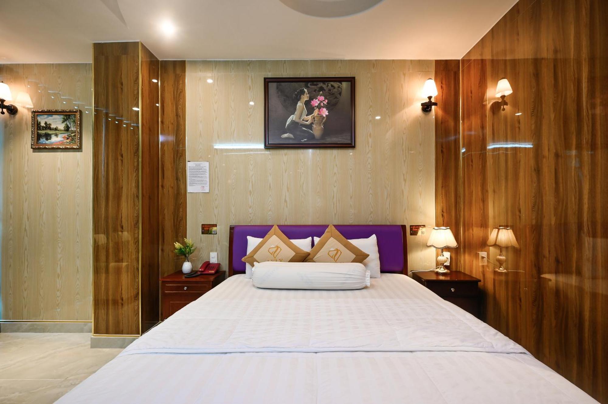 Ly Ly Hotel