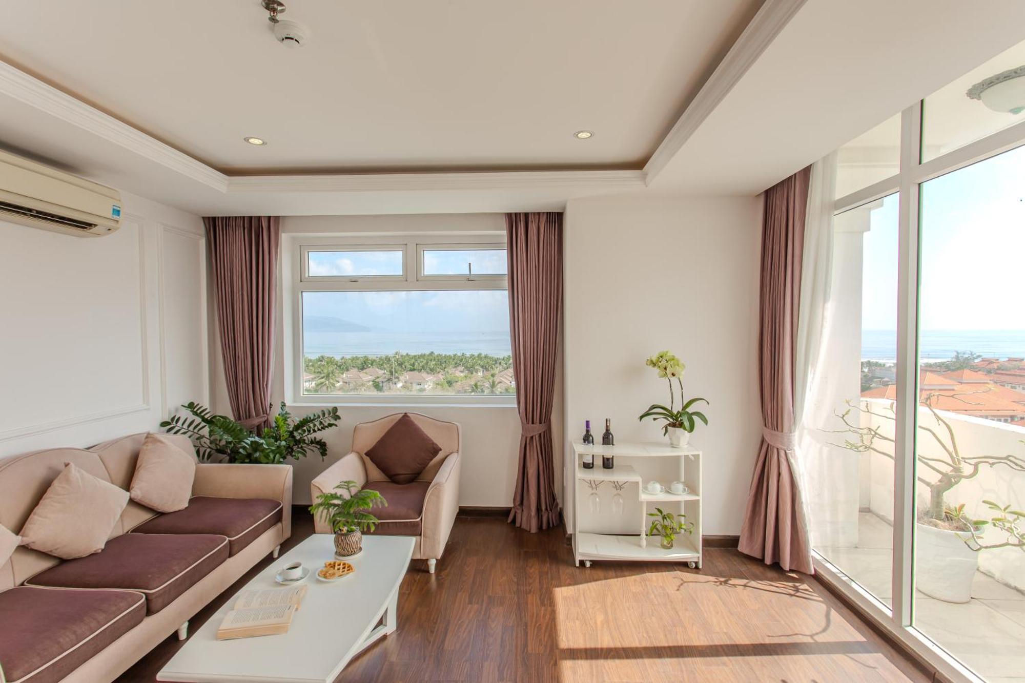 Sea Phoenix Hotel