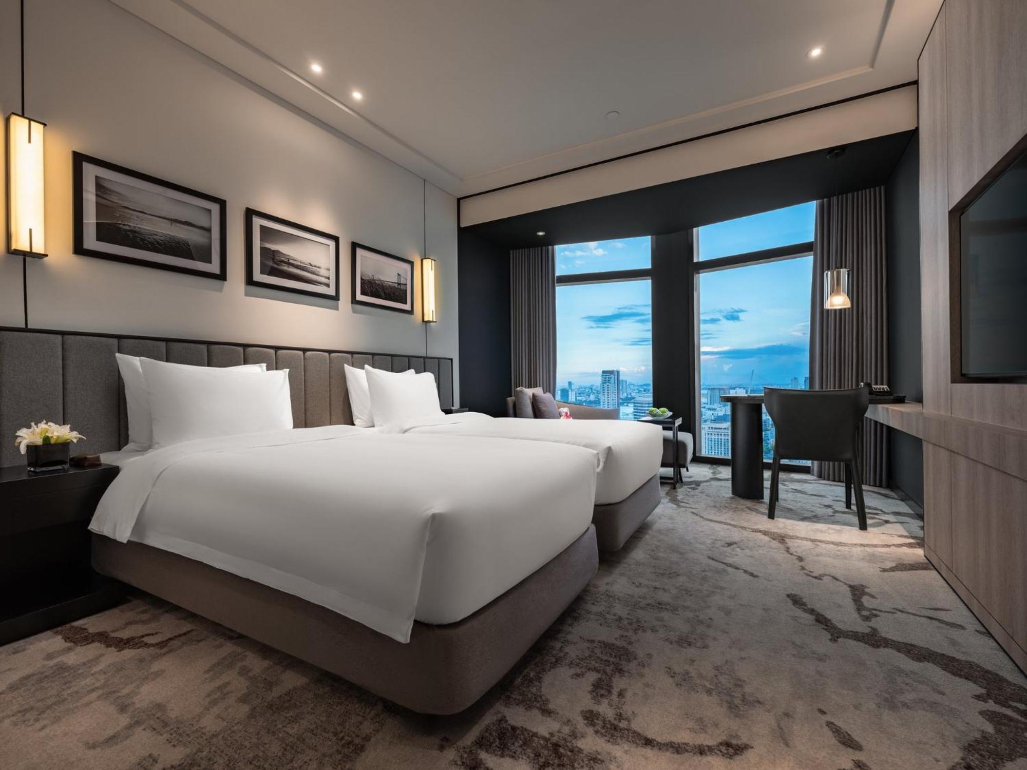 Crowne Plaza Centre By Ihg Hotel 5*