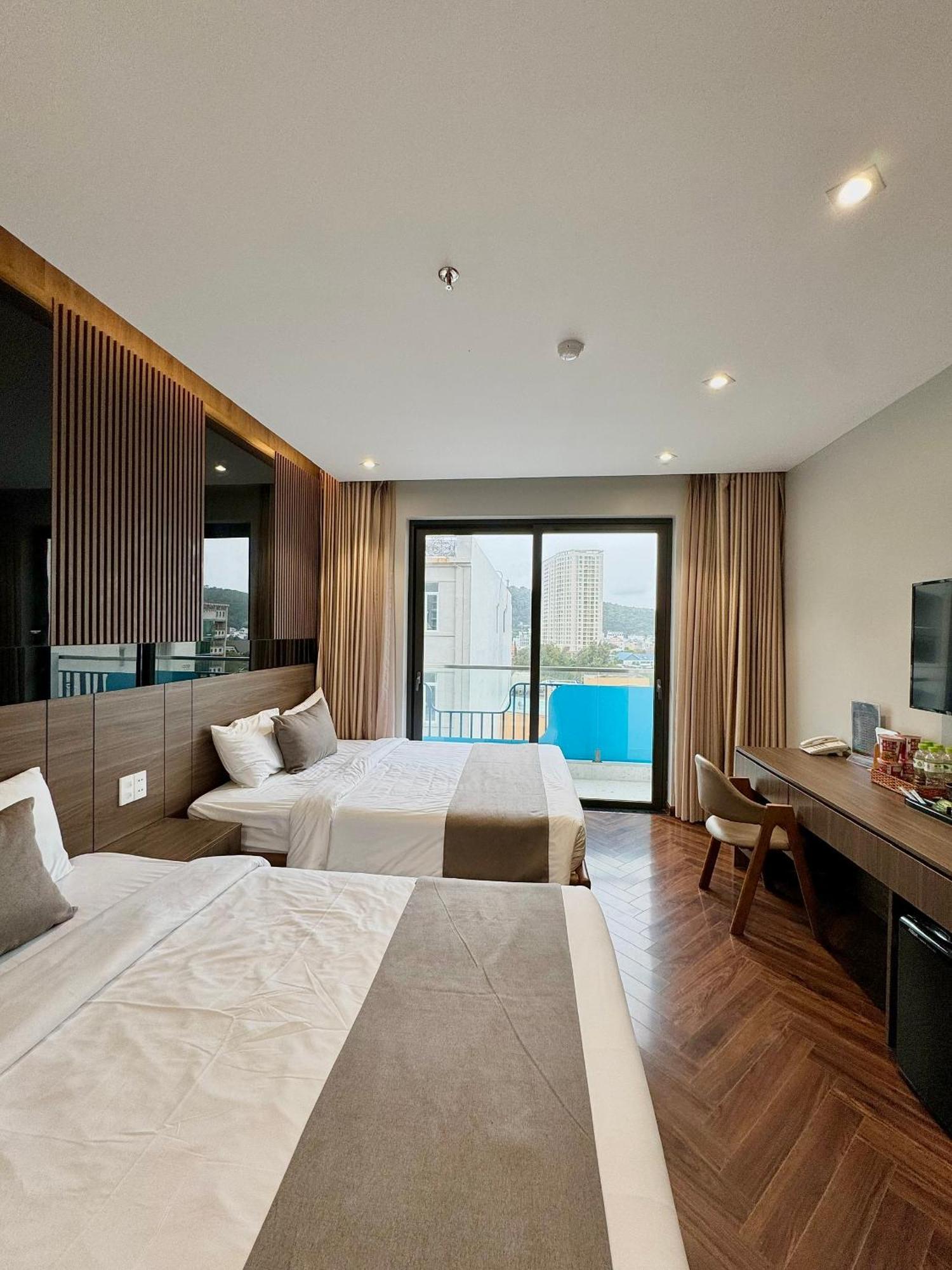 Hotel Long 2