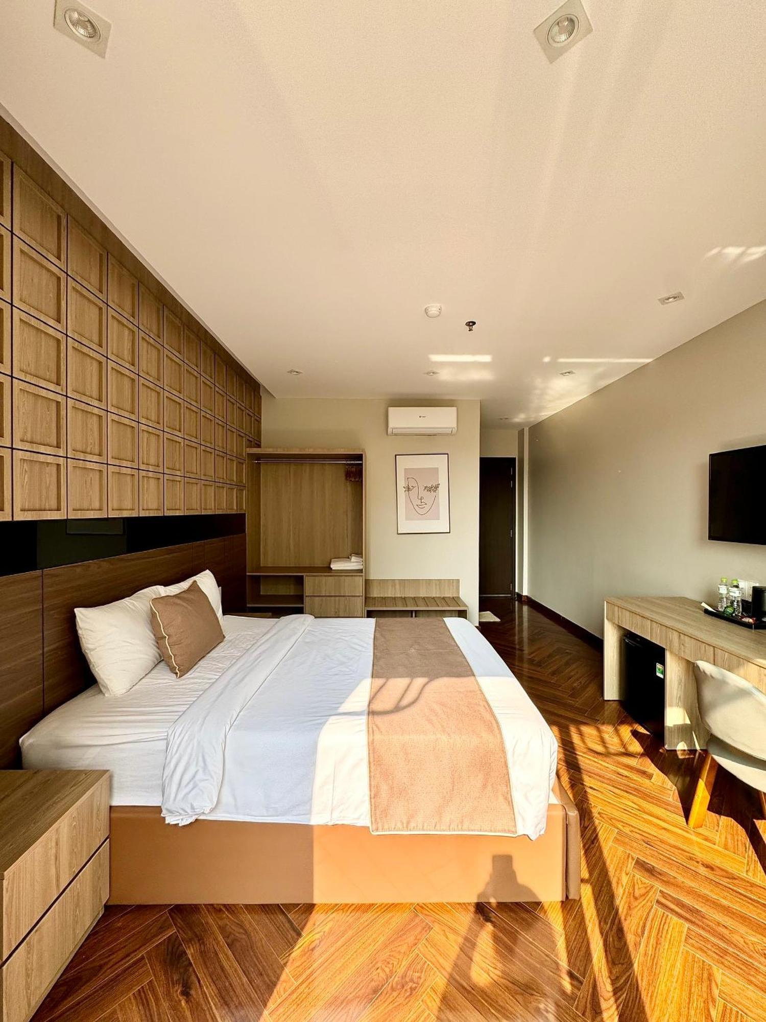 Long 2 Hotel