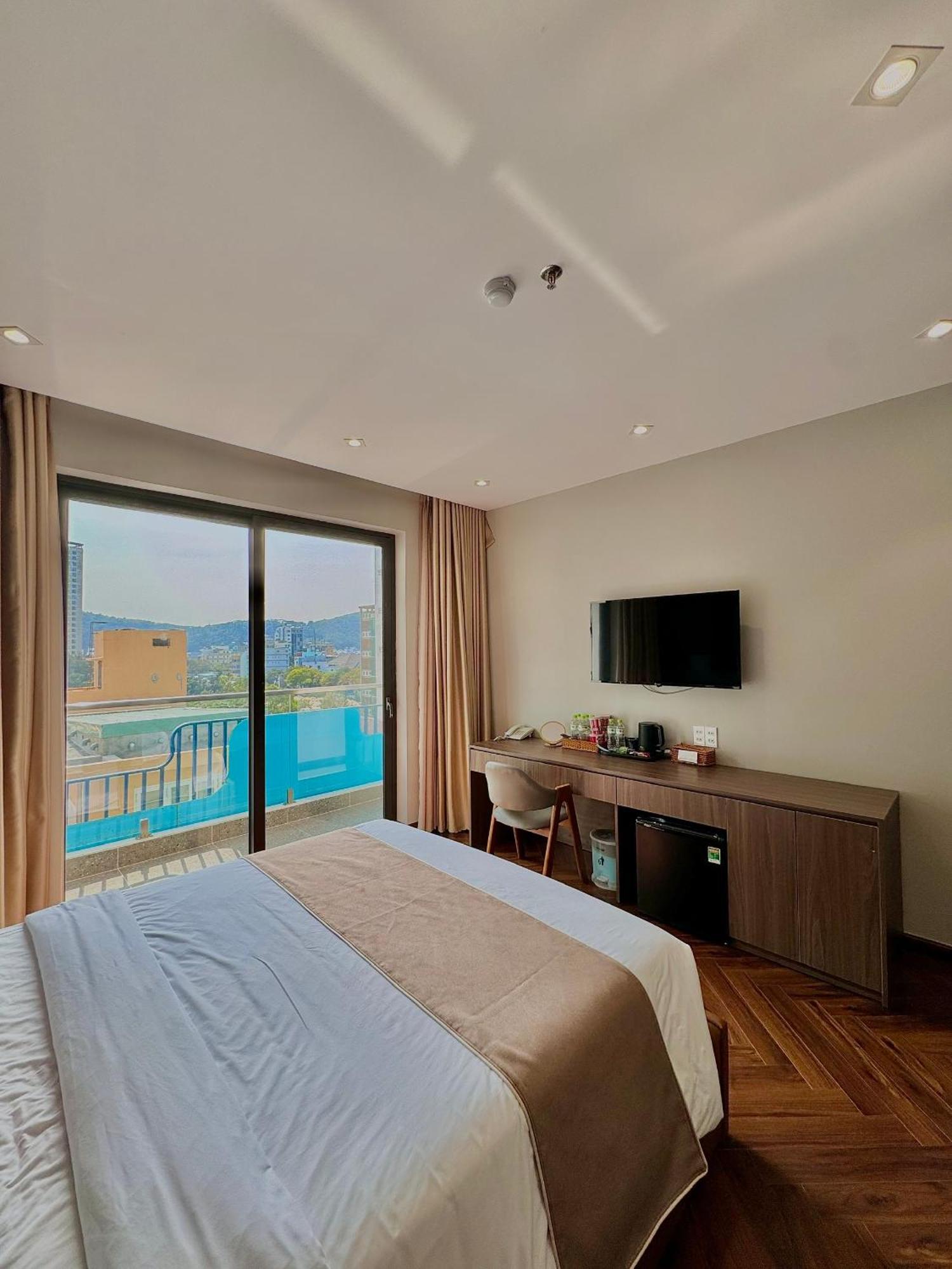 Hotel Long 2