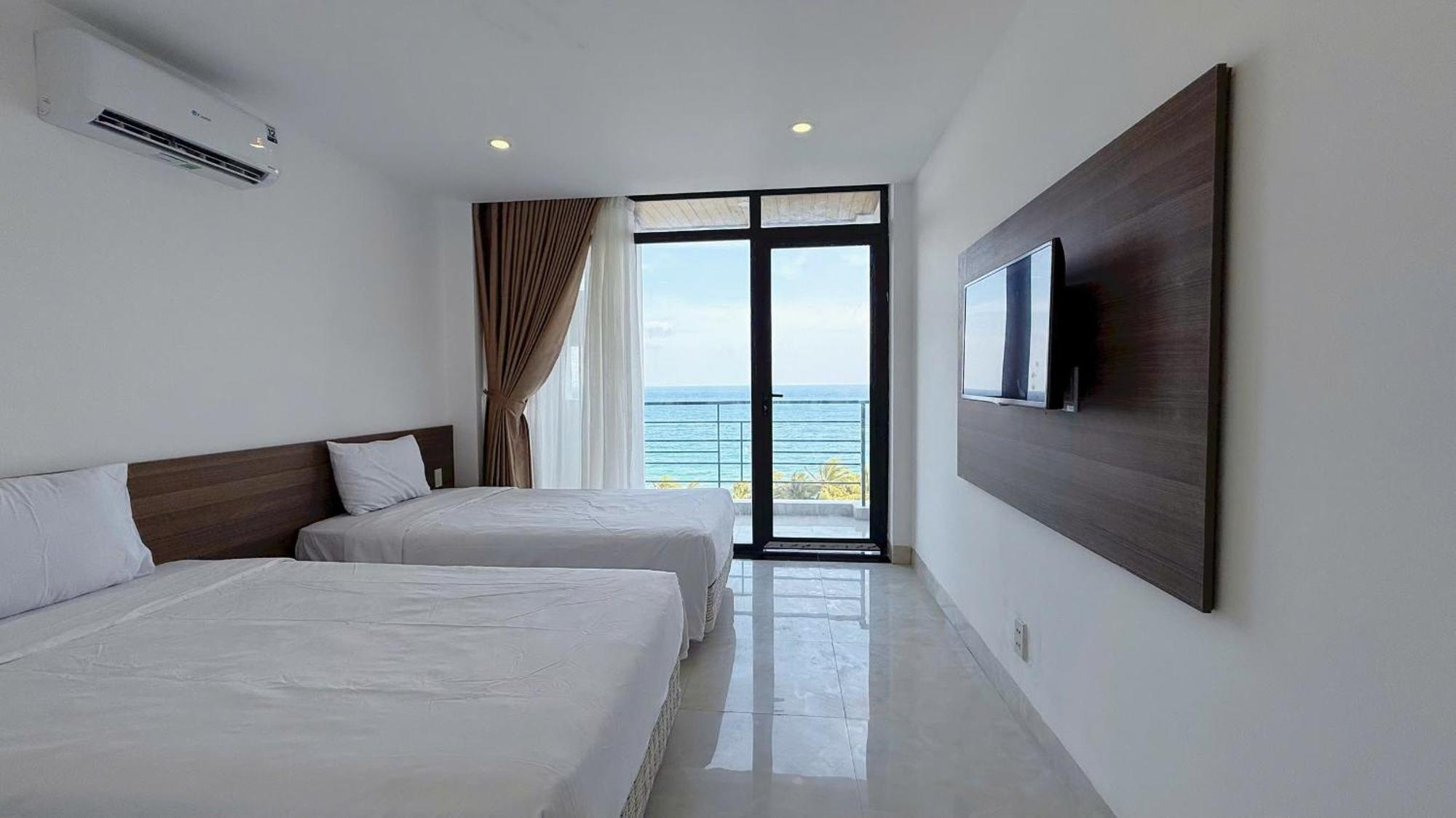 Aqua & Hotel Nha Trang