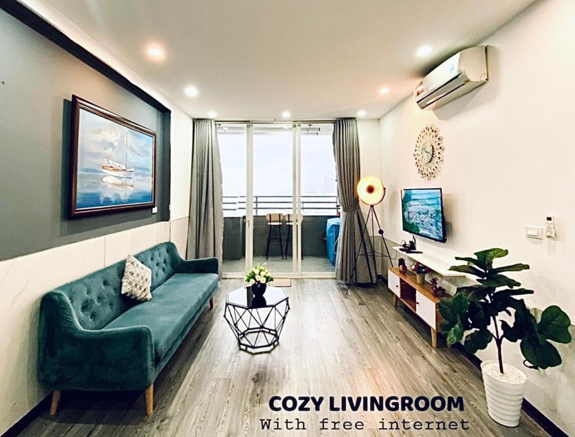 Beautiful 2 Bedroom Apartment *