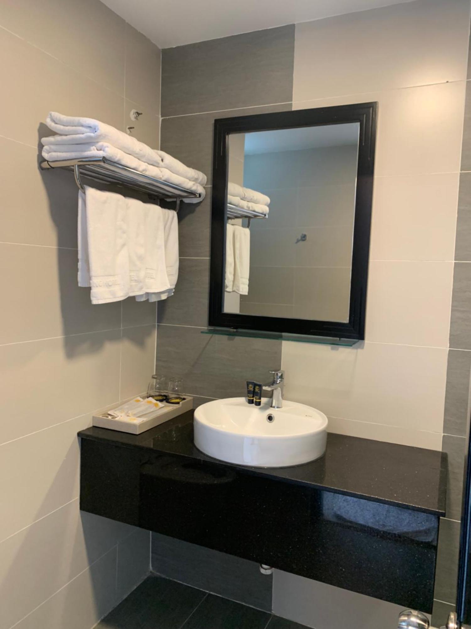 Hotel Hoang Long