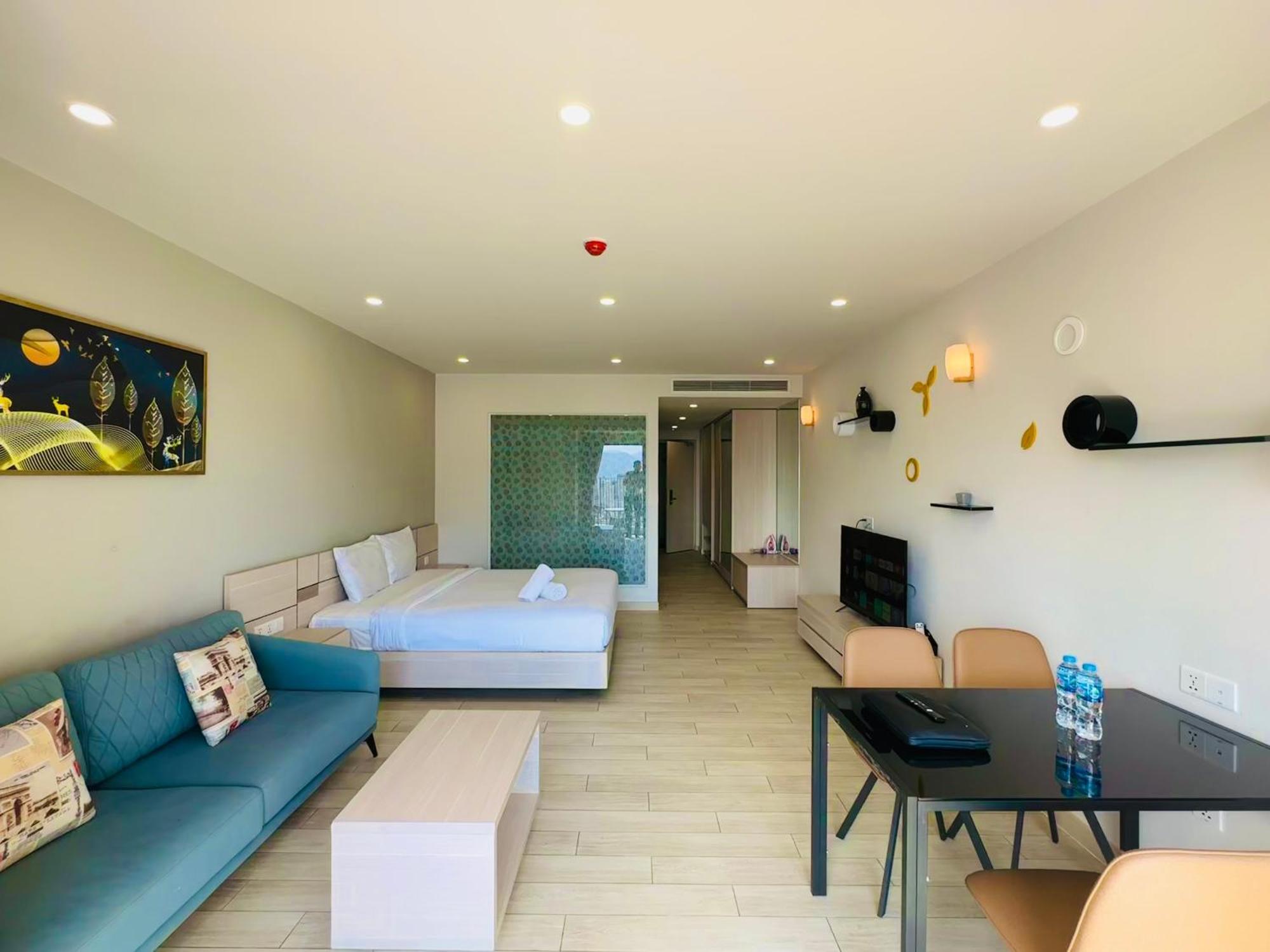 Gold Coast Luxury Beachfront Apartment