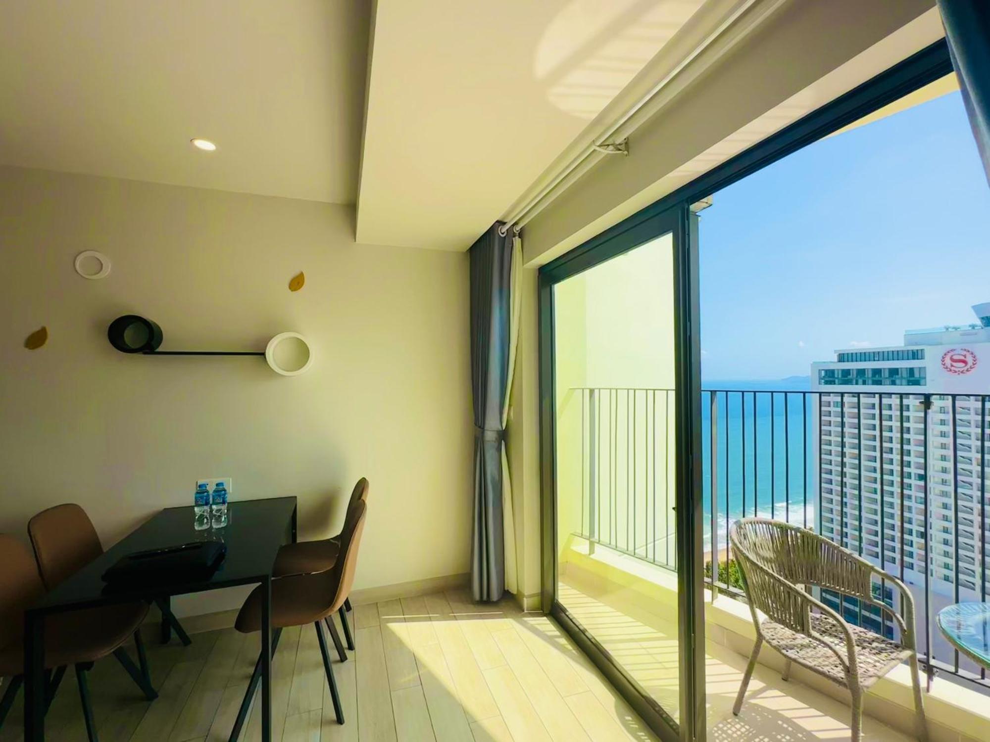 Gold Coast Luxury Beachfront Apartment *