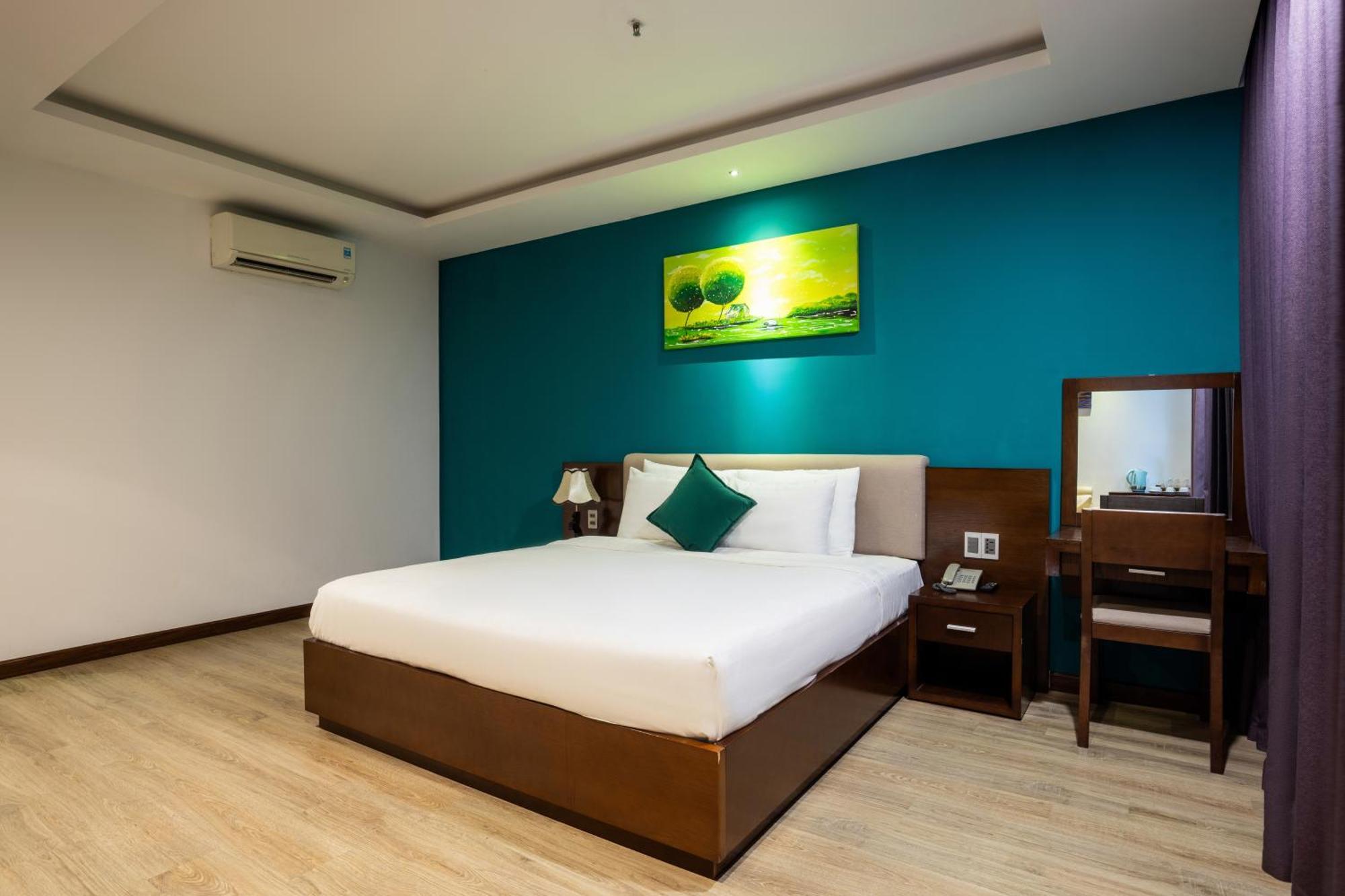 Golden Sun Hotel