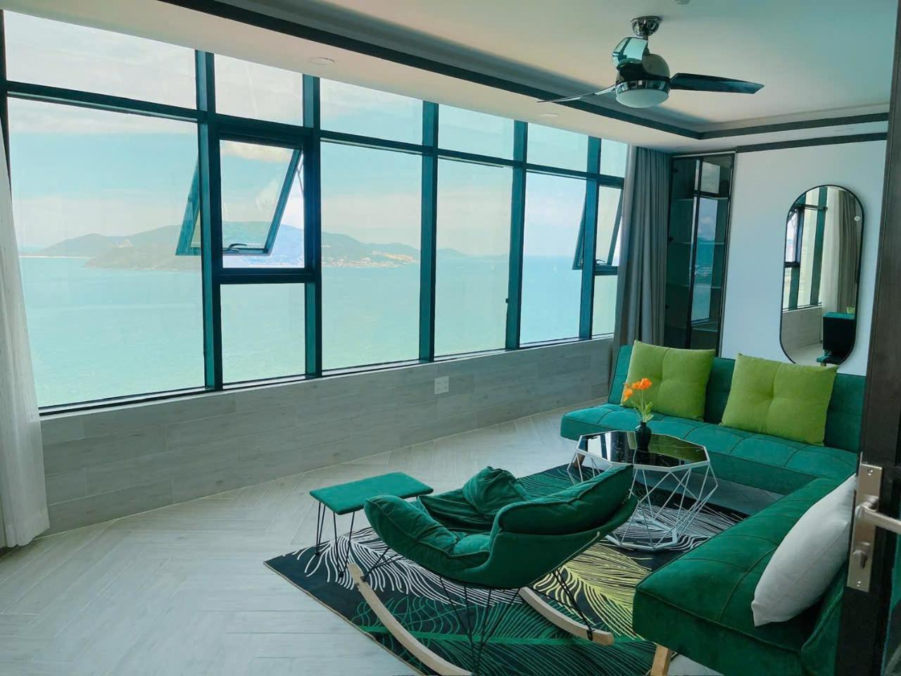 Gold Apartment