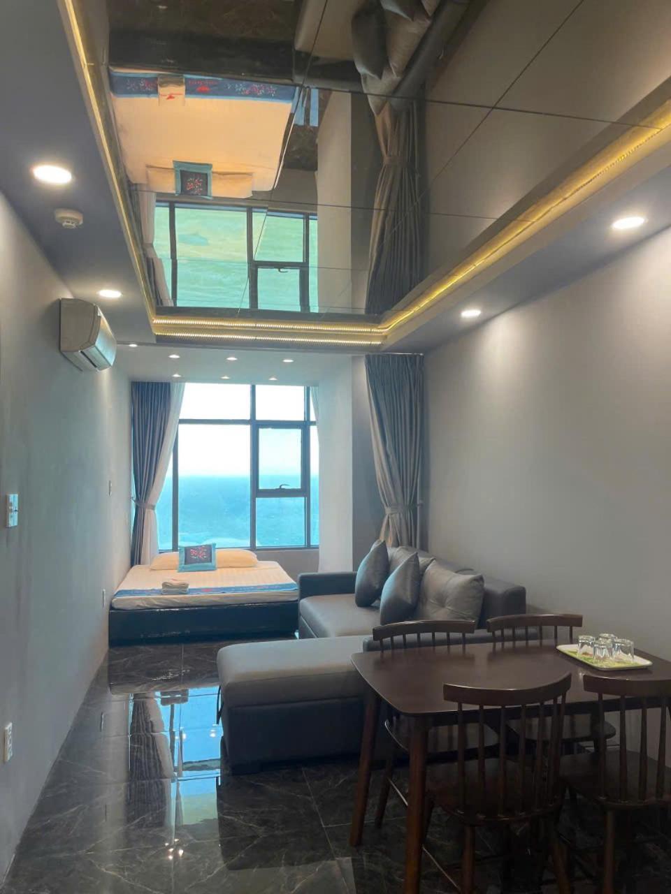 Gold Apartment