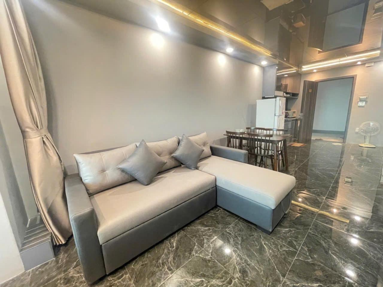 Gold Apartment *
