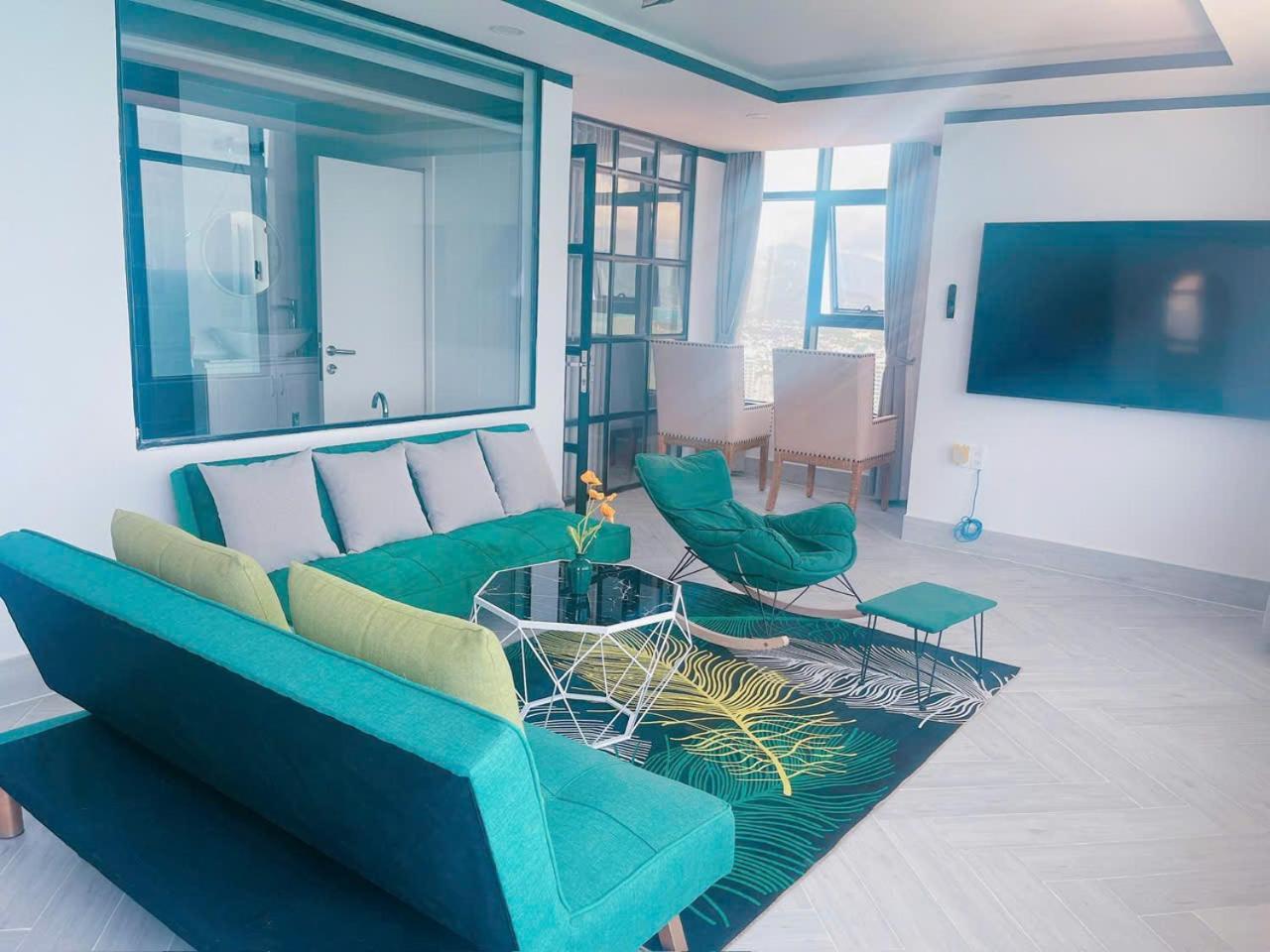 Gold Apartment