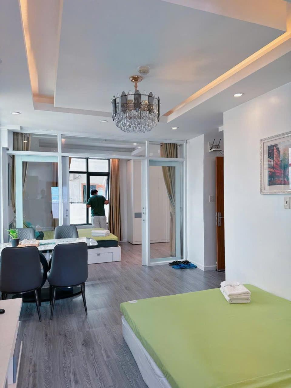 Gold Apartment